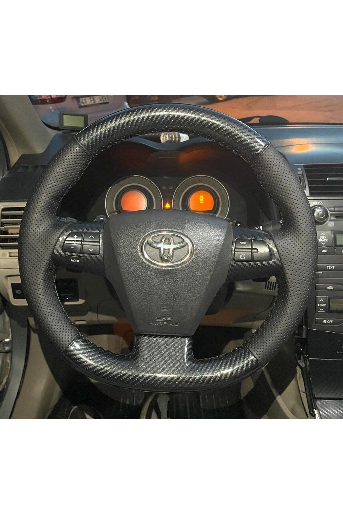 TOYOTA COROLLA-AURİS 2012-2013 ARACA ÖZEL DİKMELİ DİREKSİYON KILIFI(MİCROFİBERCARBON-NKTALI)