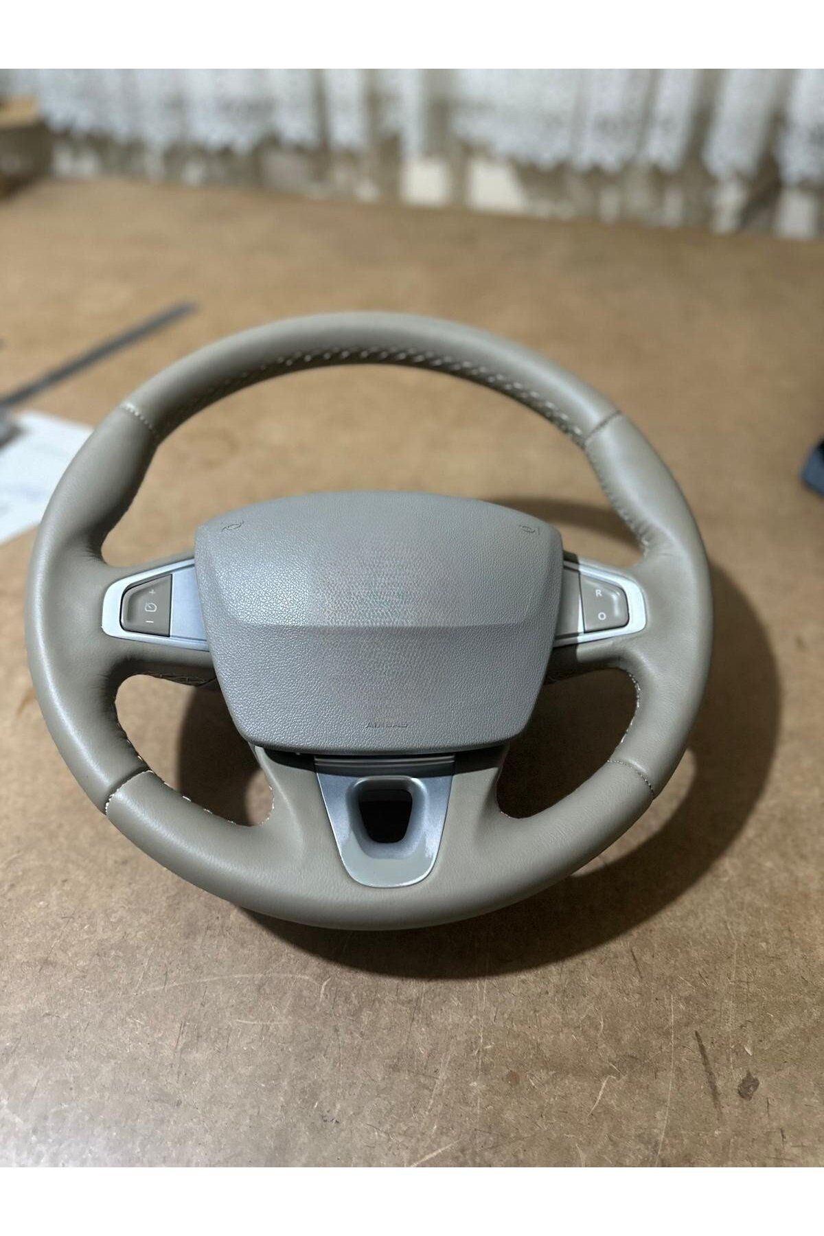 Renault Fluence Araca Özel Direksiyon Kılıfı (TUŞLU-FLUENCE BEJİ RENGİ)AÇIKLAMAYI OKUYUNUZ