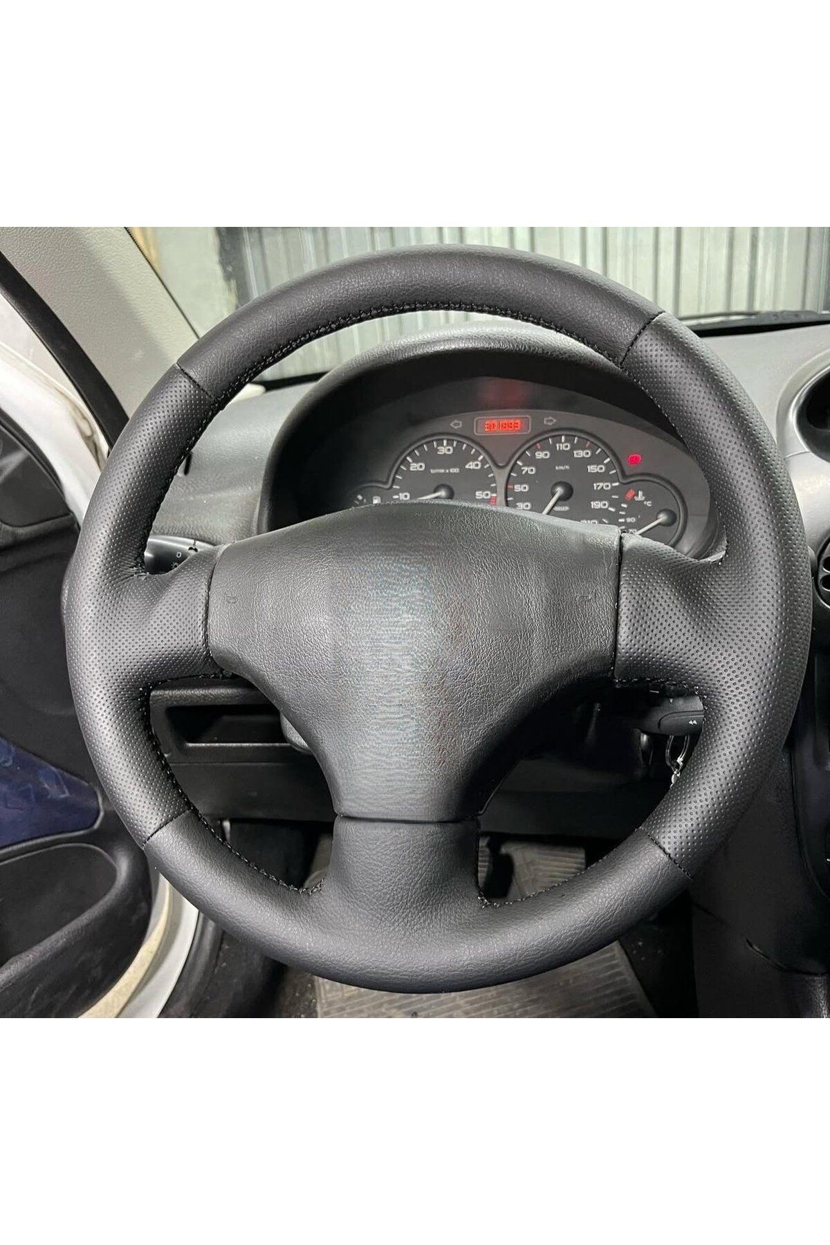 Peugeot 206 (2003-2006) Araca Özel Dikmeli Direksiyon Kılıfı Spor Model(AÇIKLAMAYI OKUYUN LÜTFEN)
