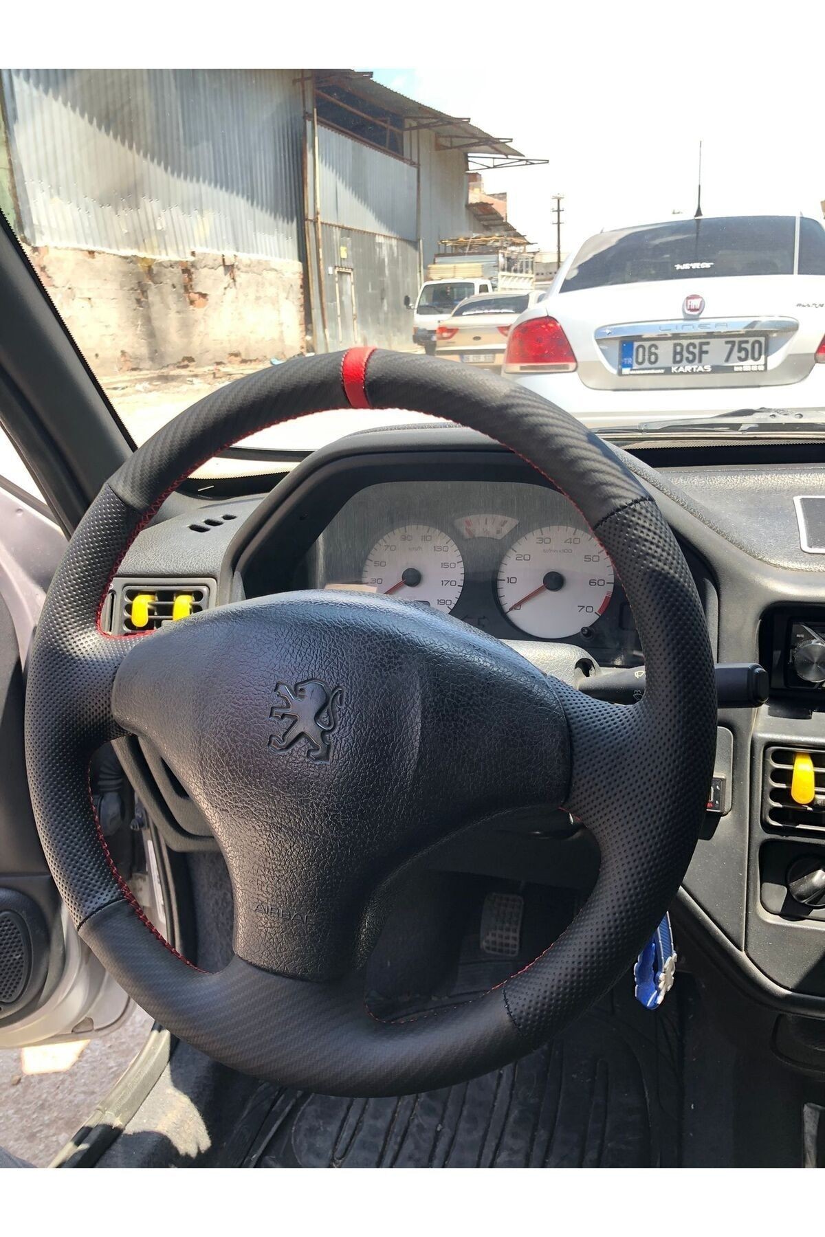 PEUGOT PARTNER TEPE ARACA ÖZEL DİREKSİYON KILIFI NOKTALI-CARBON YÜZÜKLÜ