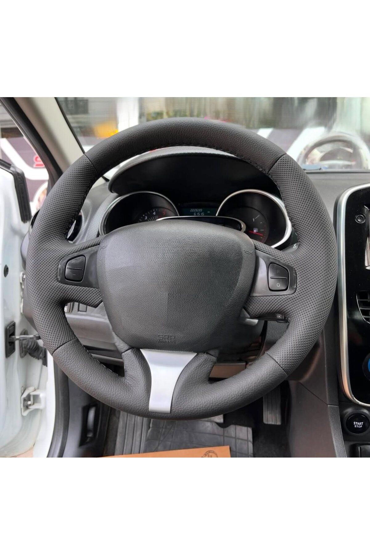 Renault Clio4 Faz1 2014-2017 ARACA ÖZEL DİKMELİ DİREKSİYON KILIFI (MAKYAJLI KASALAR HARİÇ)