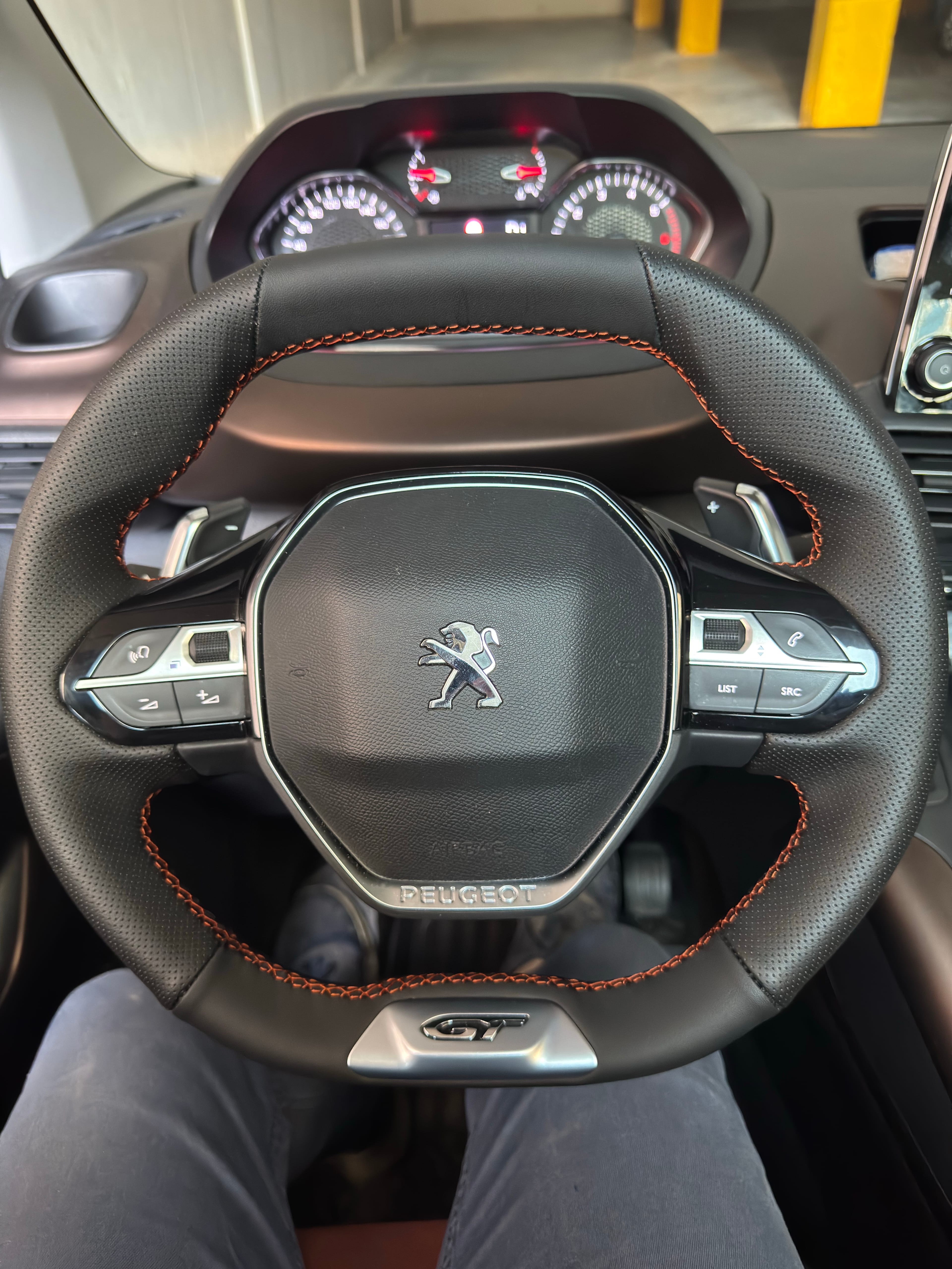 Peugeot Rifter GT Araca Özel Dikmeli Direksiyon Kılıfı 