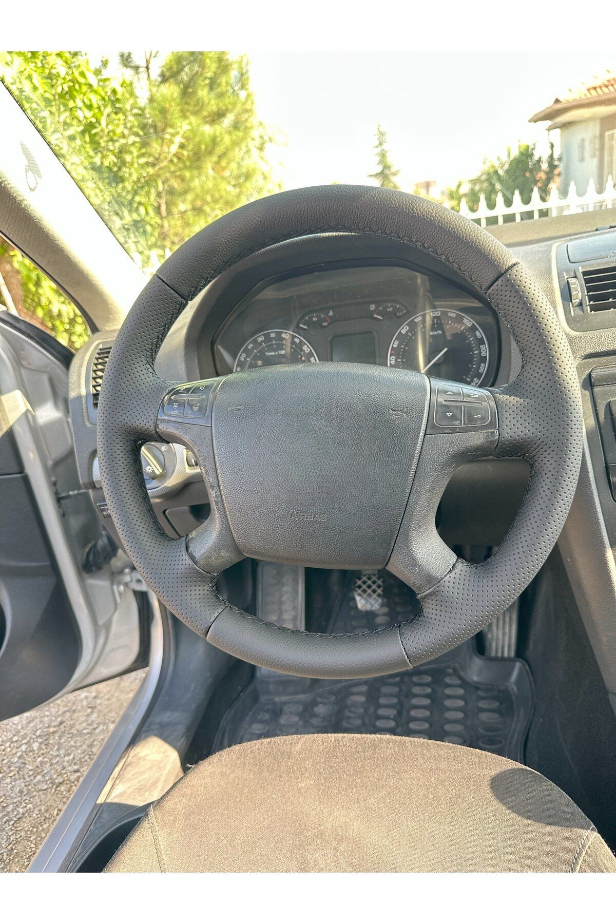 Skoda Fabıa 2005 2009 Octavıa Uyumlu Araca Özel Dikmeli Direksiyon Kılıfı(AÇIKLAMAYI OKUYNUZ)
