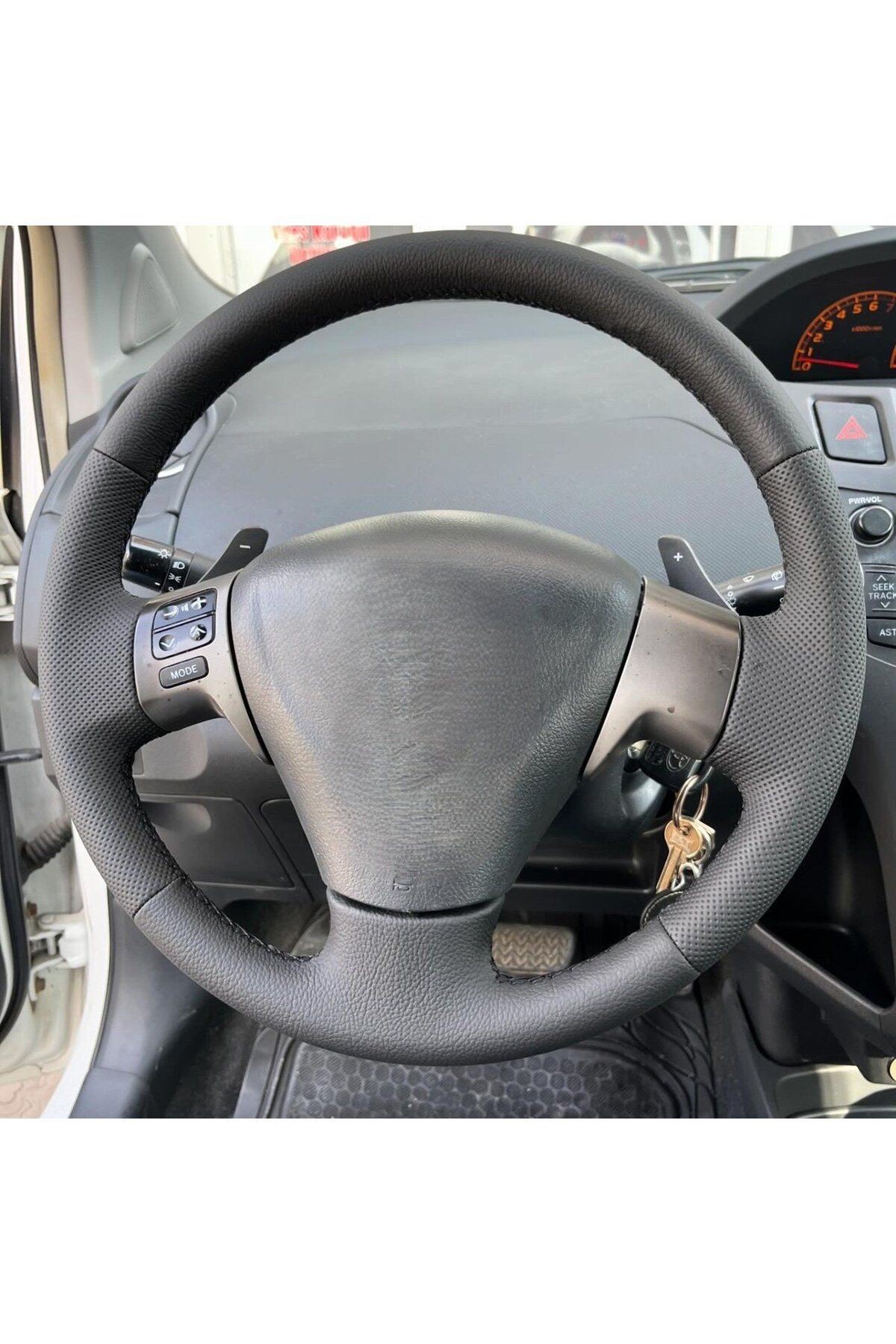 Toyota Auris 2006-2011 Uyumlu Araca Özel Direksiyon Kılıfı (NOKTALI-DÜZ MODEL)açıklamayı Okuynz