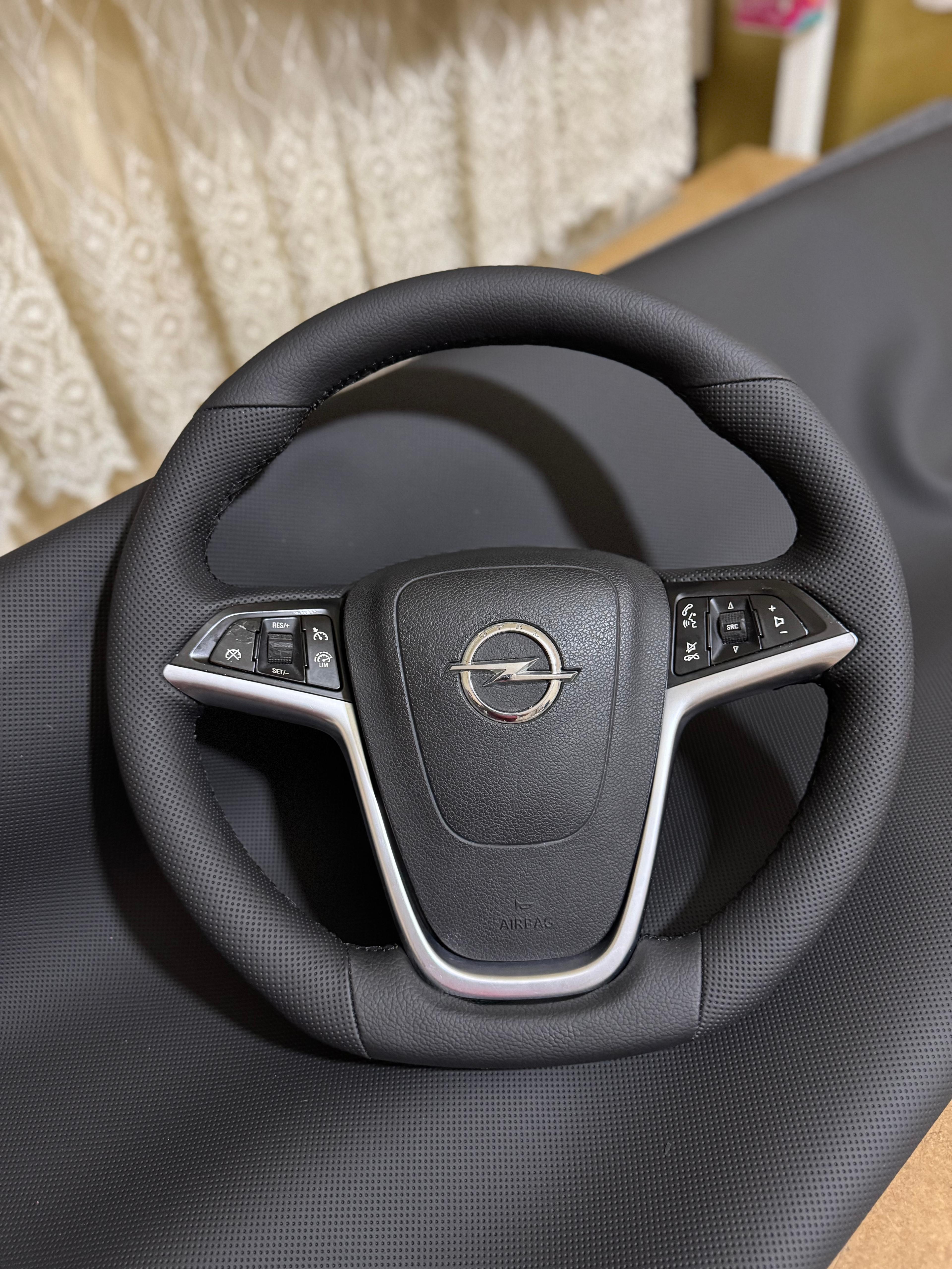 Opel Astra J Sport 2013 Araca Özel Dikmeli Direksiyon Kılıfı