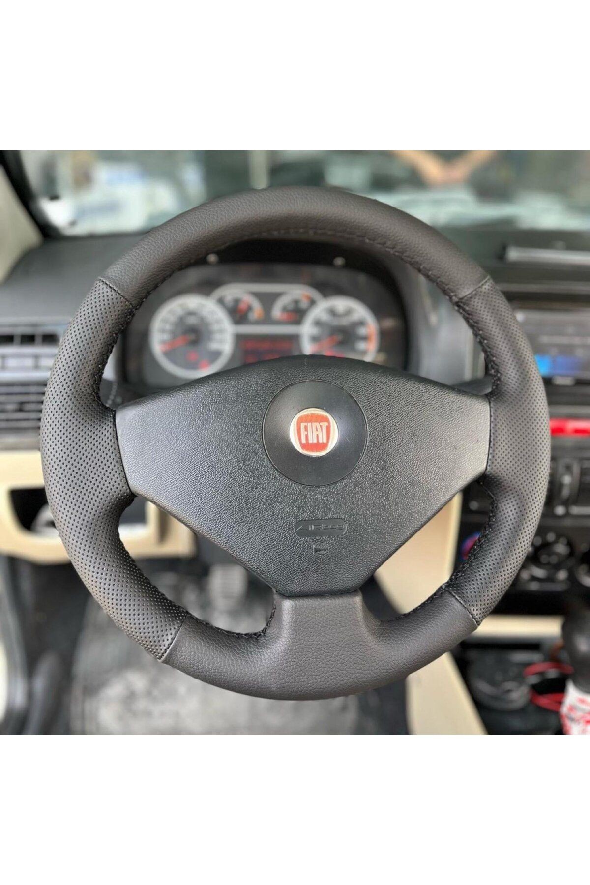 FİAT ALBEA 2005 ARACA ÖZEL DİKMELİ DİREKSİYON KILIFI (SPOR MODEL)