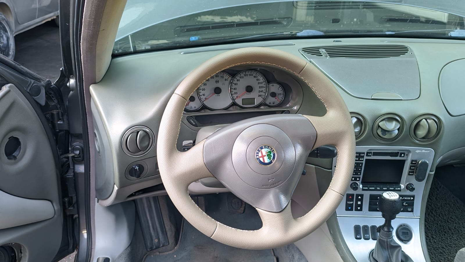 Alfa Romeo Spark 147 (2000-2007) Araca Uyumlu Dikmeli Direksiyon Kılıfı 