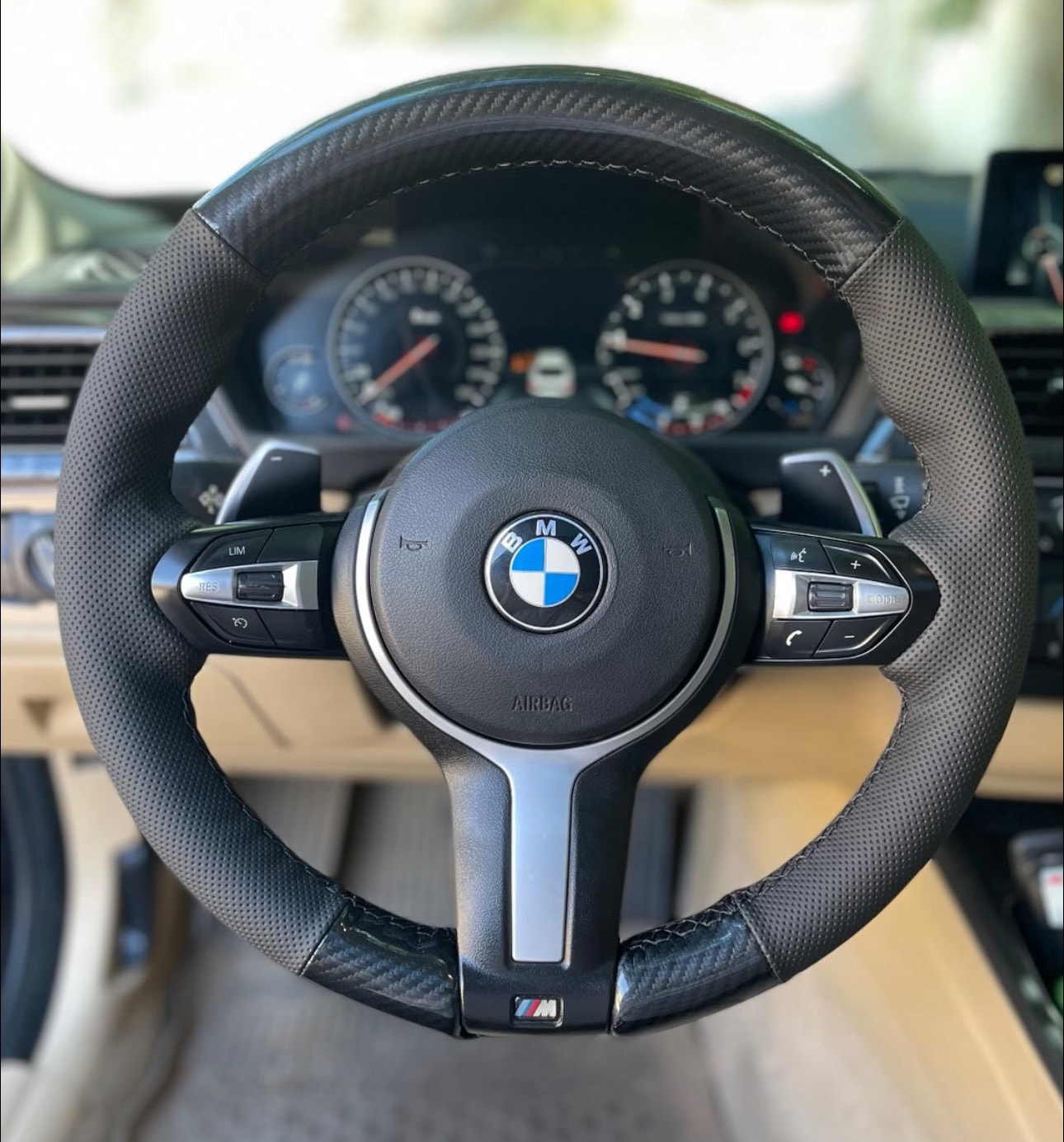 BMW F30 Araca Uyumlu Dikmeli Direksiyon Kılıfı