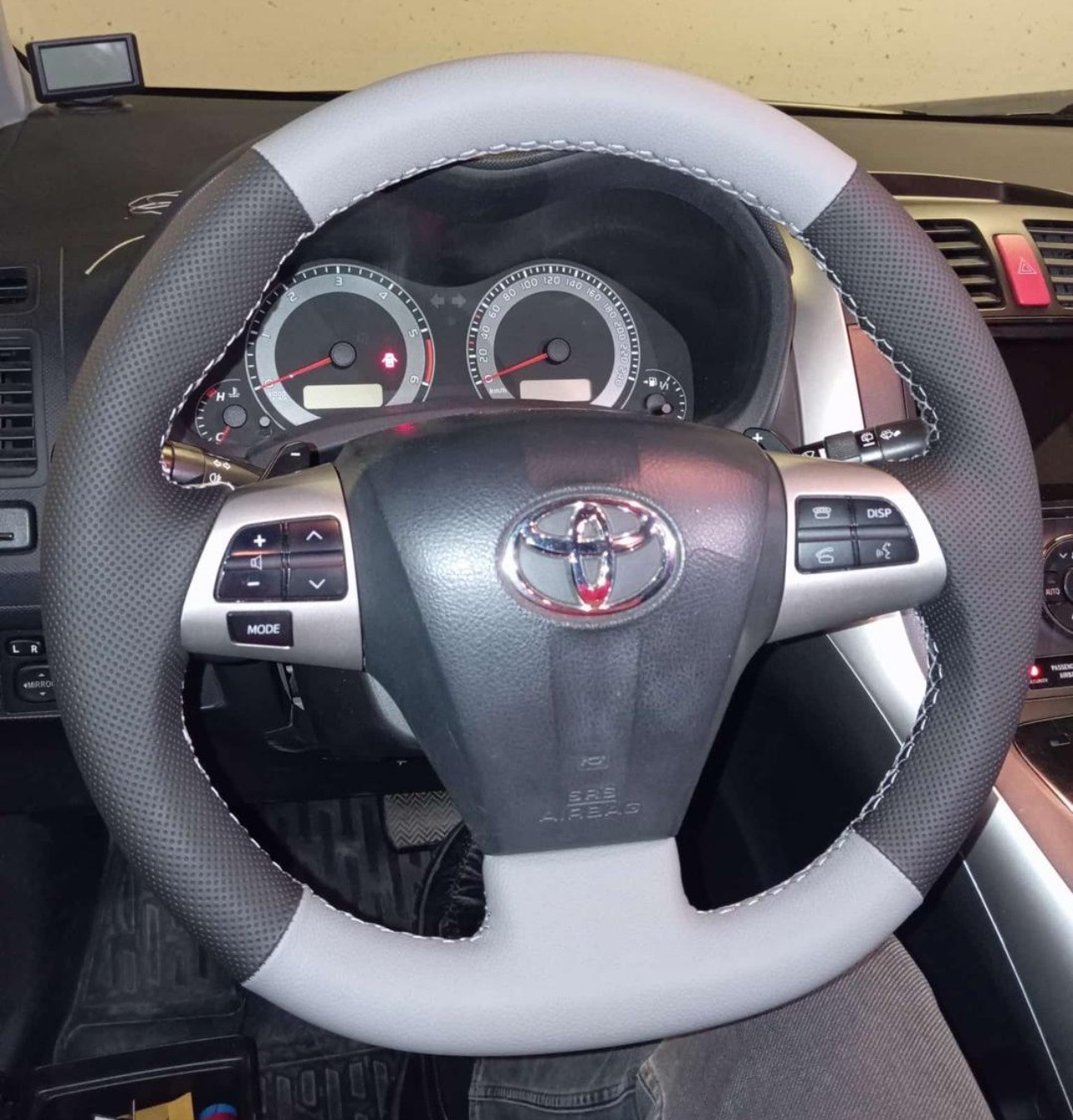 Toyota Auris 2012 Araca Uyumlu Dikmeli Direksiyon Kılıfı 