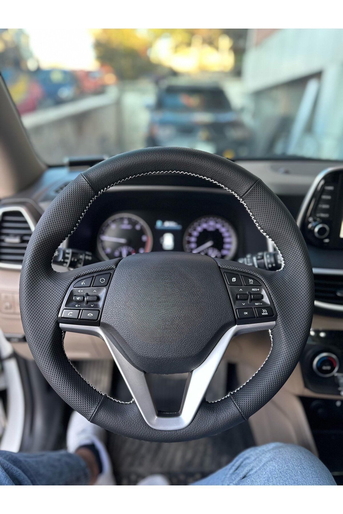 HYUNDAİ TUCSON ARACA ÖZEL DİKMELİ DİREKSİYON KILIFI(AÇIKLMAYI OKUYNZ)