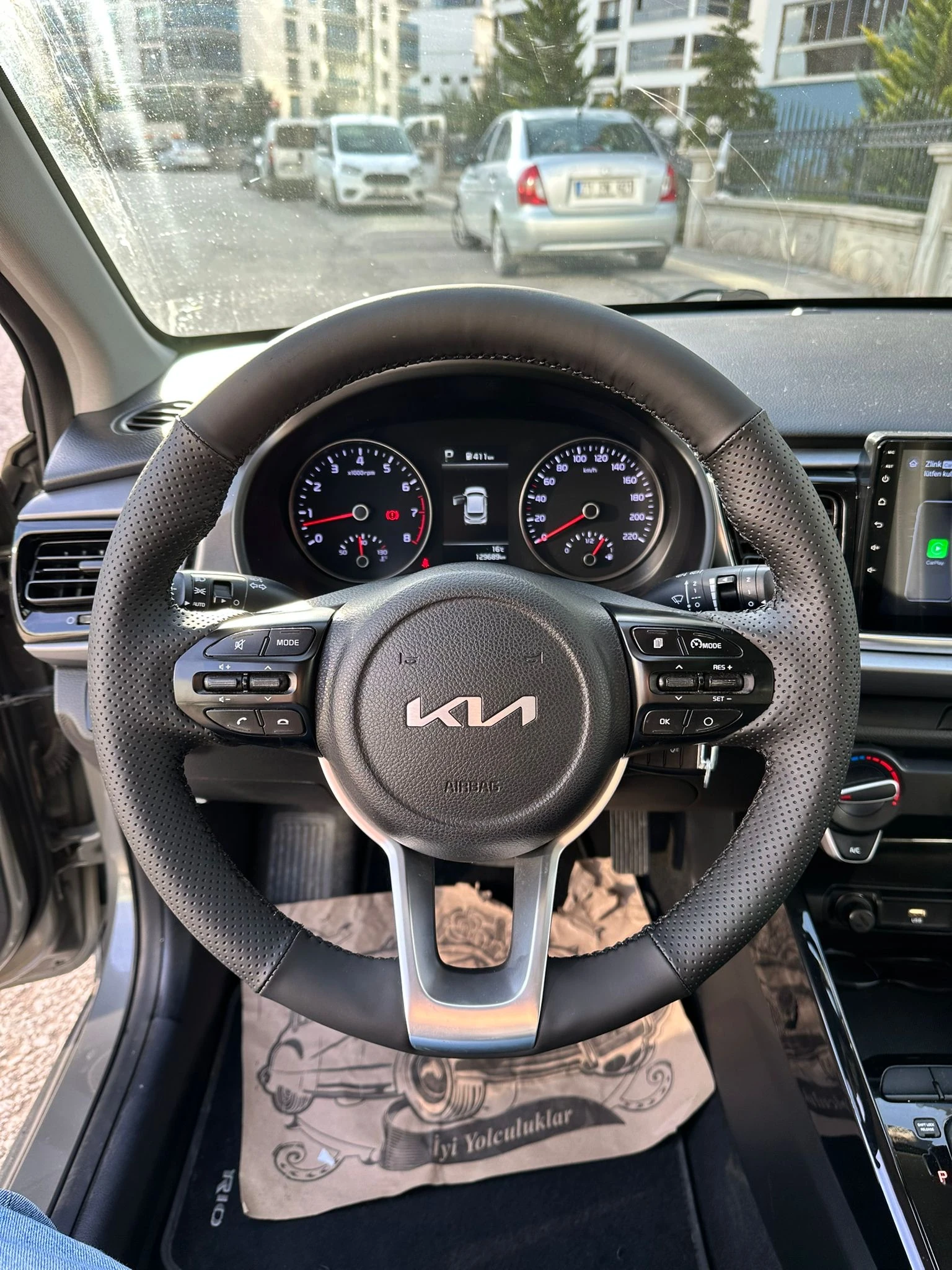 Kia Rio 2022 Araca Uyumlu Dikmeli Direksiyon Kılıfı (Spor model siyah)