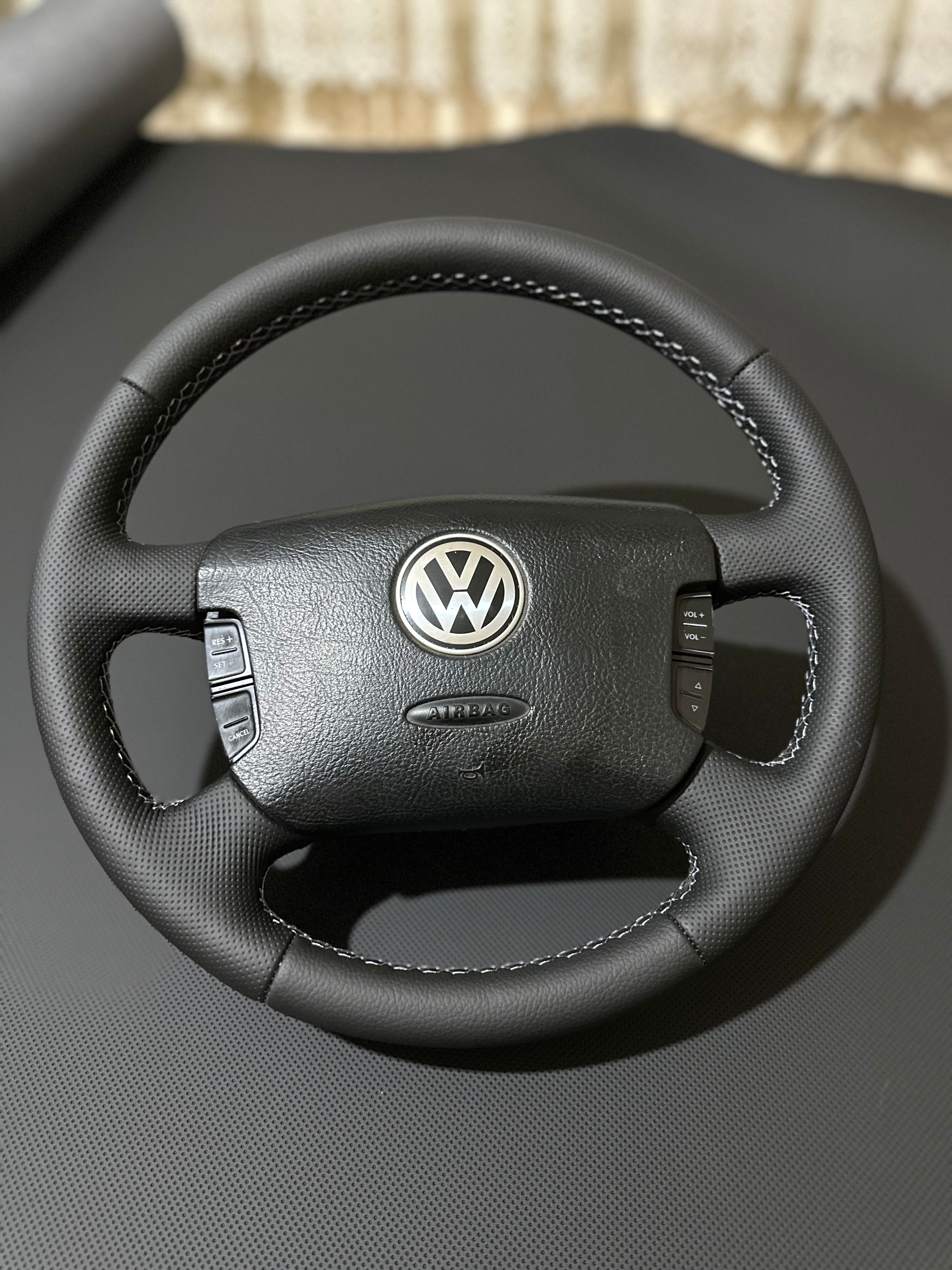 Volkswagen Passat B5,5 Araca özel Dikmeli Direksiyon Kılıfı 