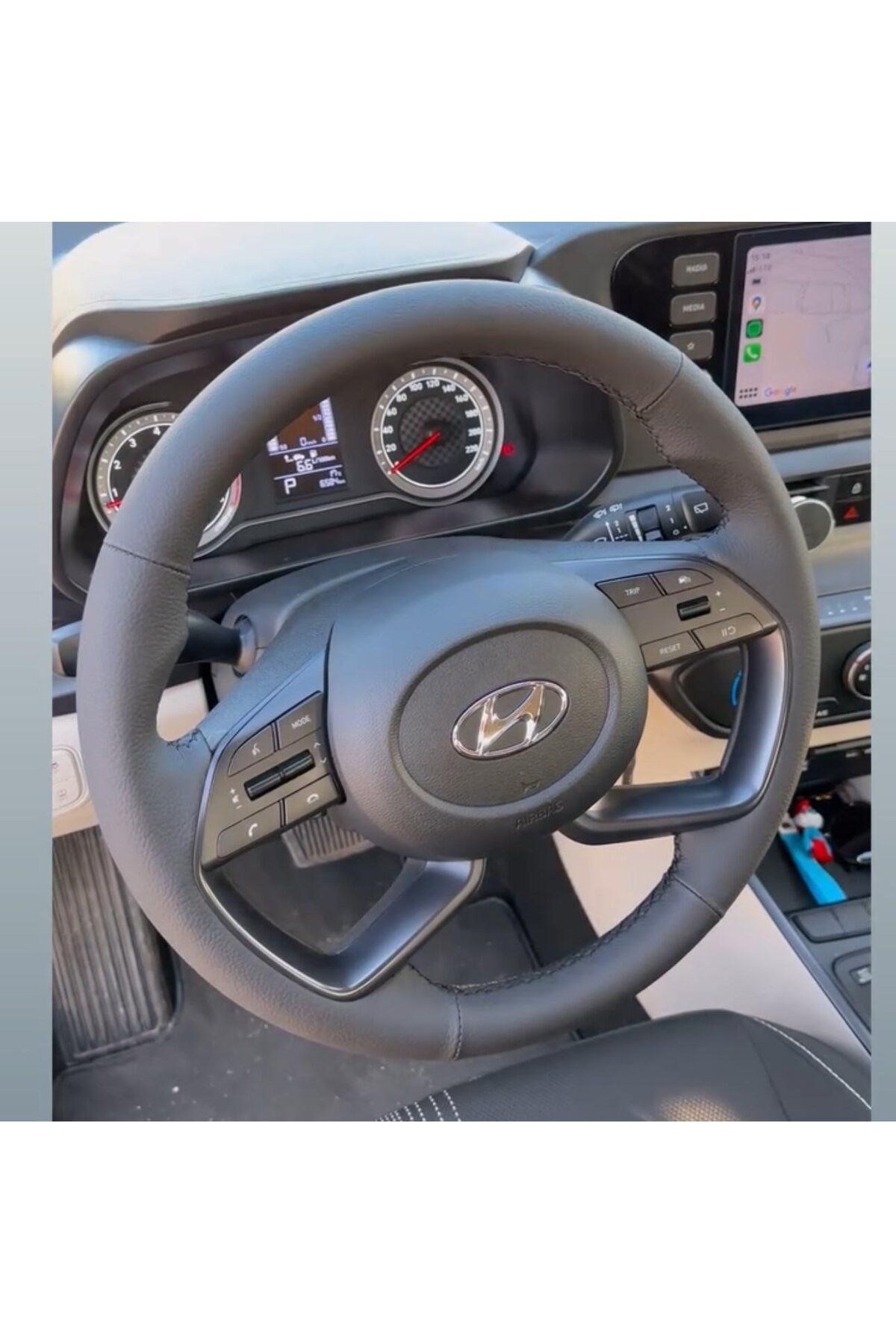 HYUNDAİ ELENTRA 2021 (GRİ DERİ) ARACA ÖZEL DİKMELİ DİREKSİYON KILIFI