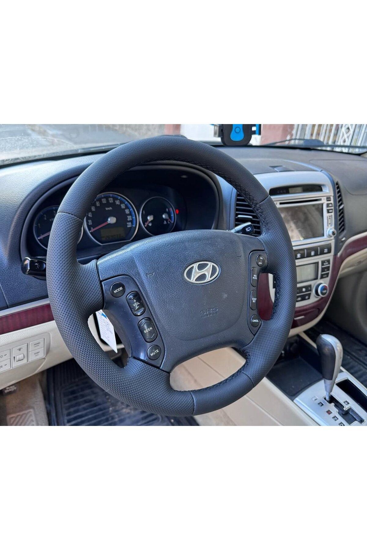 HYUNDAİ SANTA FE ARACA ÖZEL DİKMELİ DİREKSİYON KILIFI (AÇIKLAMAYI OKUYNZ)
