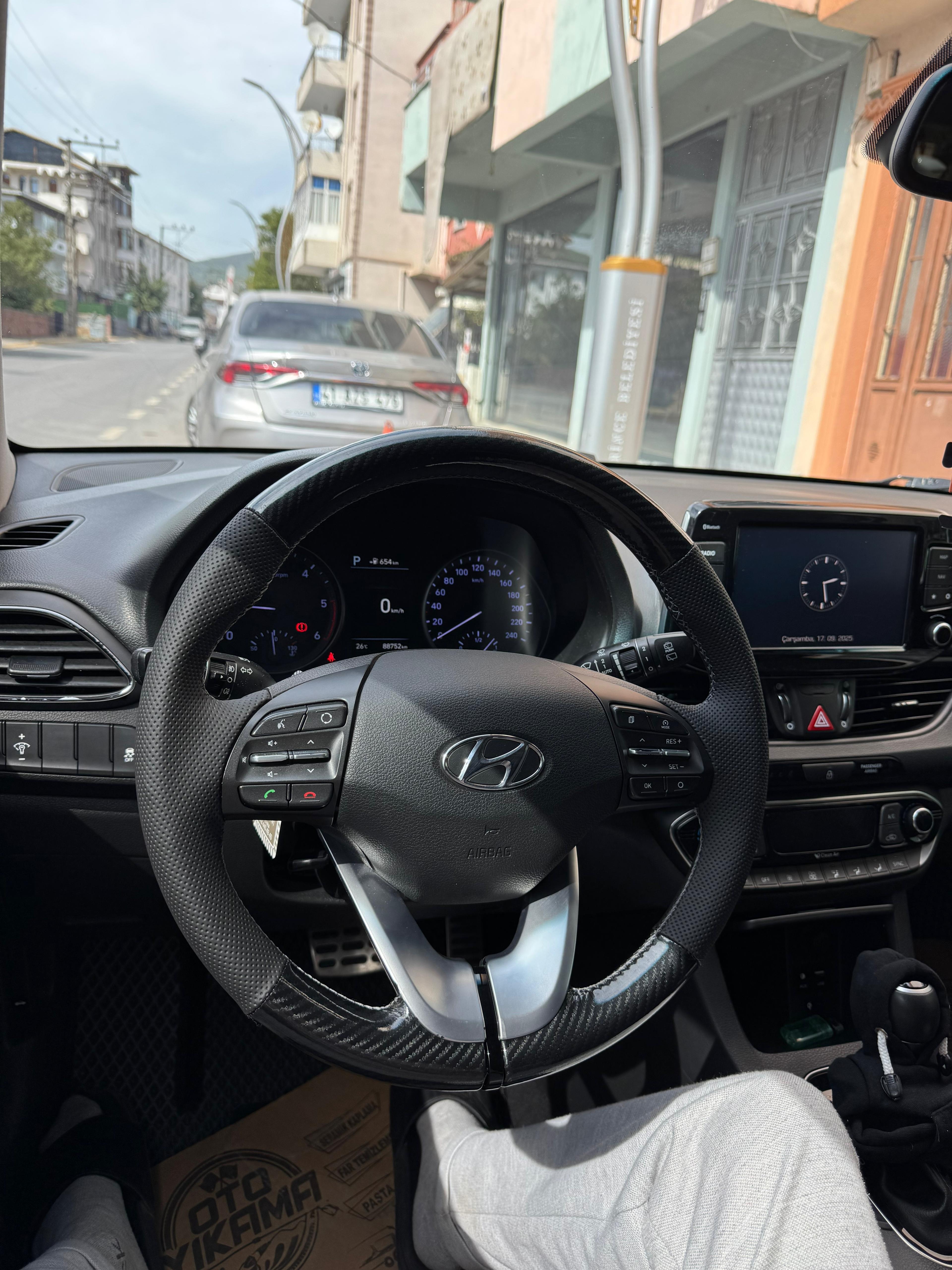 Hyundai İ30 2017 Araca Özel Dikmeli Direksiyon Kılıfı 