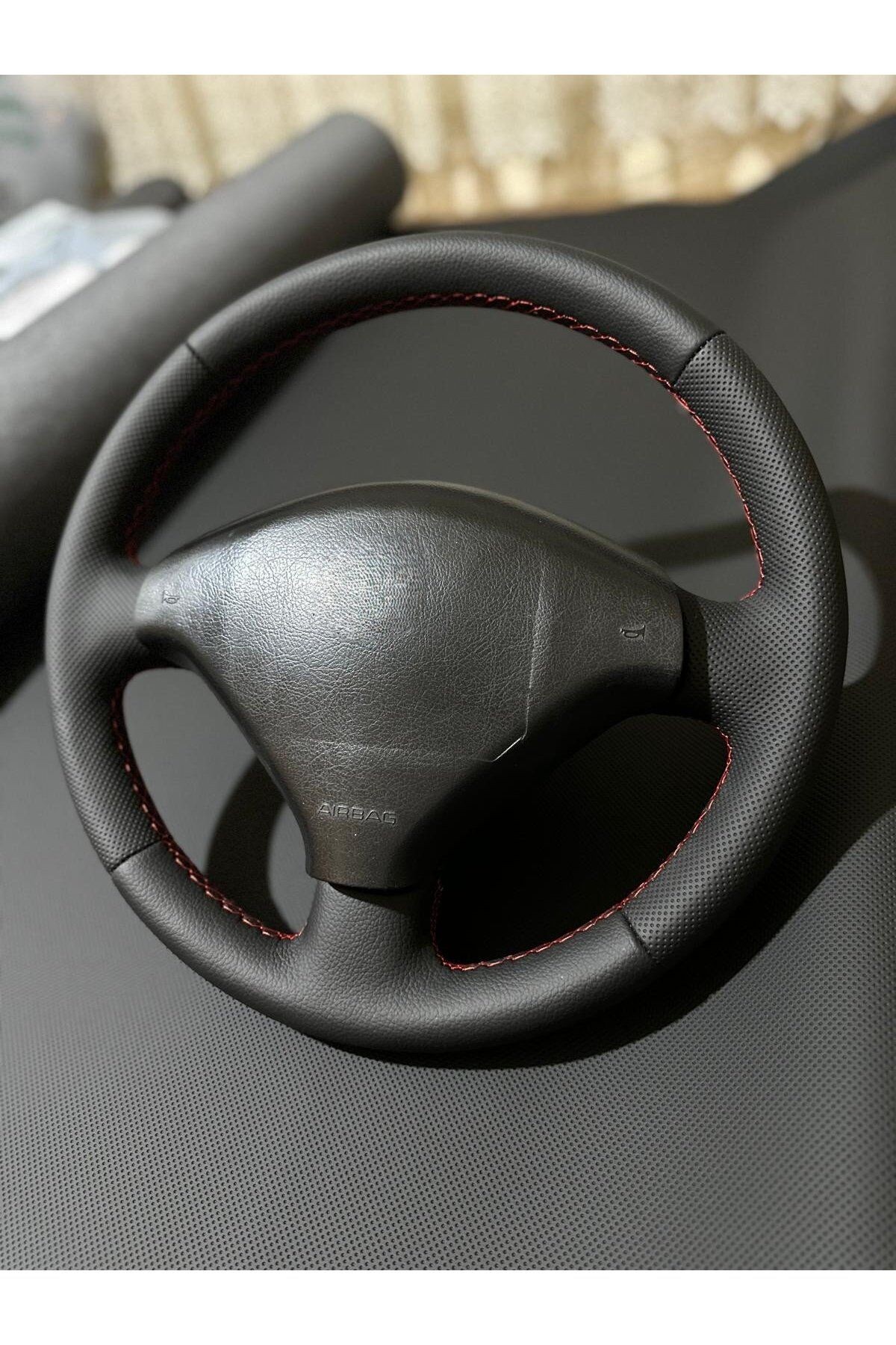 Peugeot 307 Araca Özel Dikmeli Direksiyon Kılıfı (kırmızı ipli)
