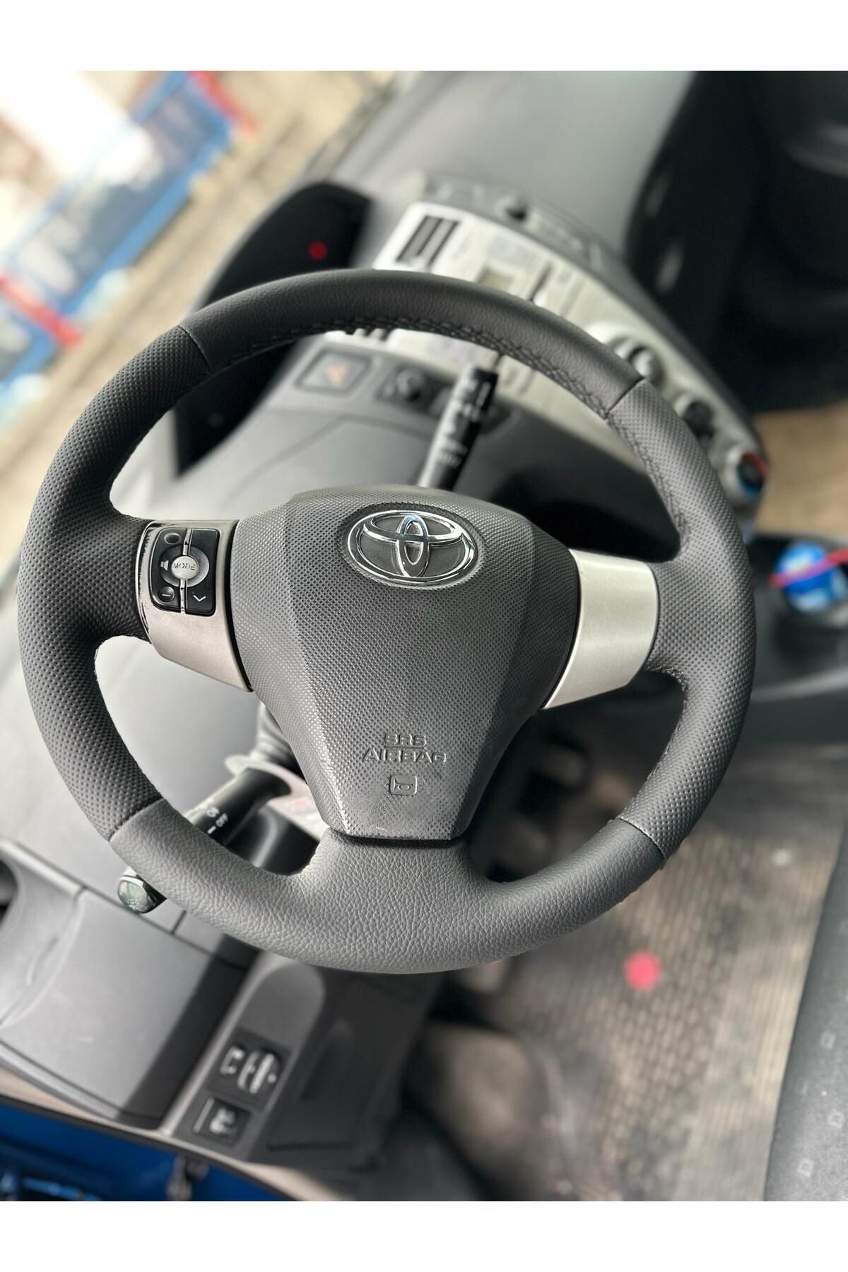 TOYOTA YARİS 2006 ARACA ÖZEL DİKMELİ DİREKSİYON KILIFI