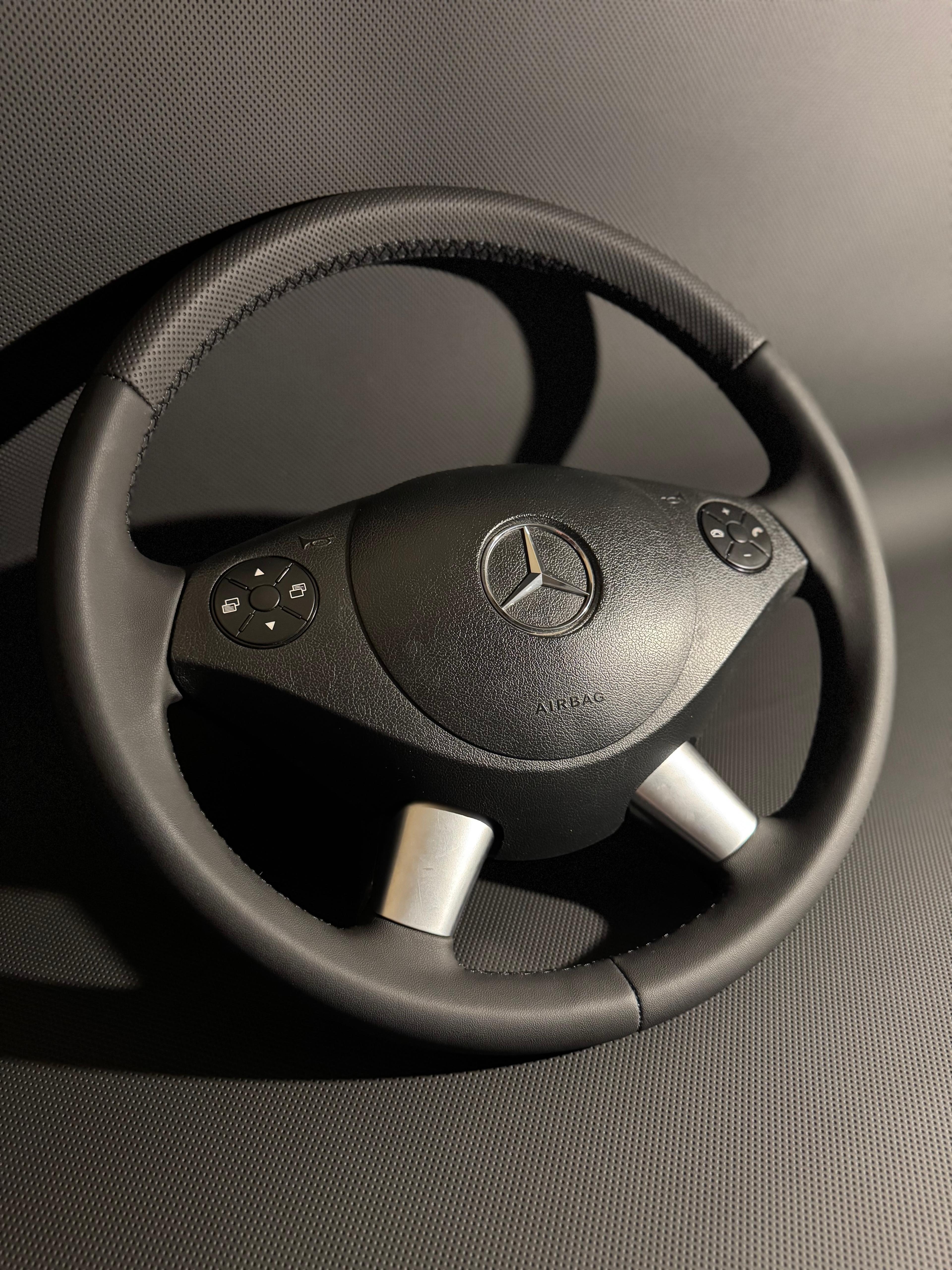 Mercedes Benz Viano avangard W639 Araca Uyumlu Dikmeli Direksiyon Kılıfı 
