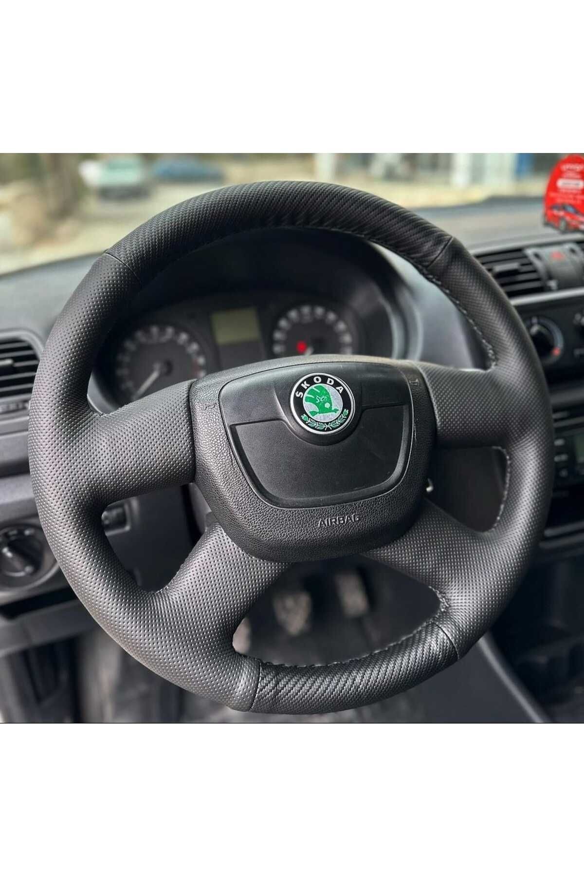 SKODA FABİA 2010-2013 A5 KASA ARACA ÖZEL DİKMELİ DİREKSİYON KILIFI(NOKTALI-CARBON)