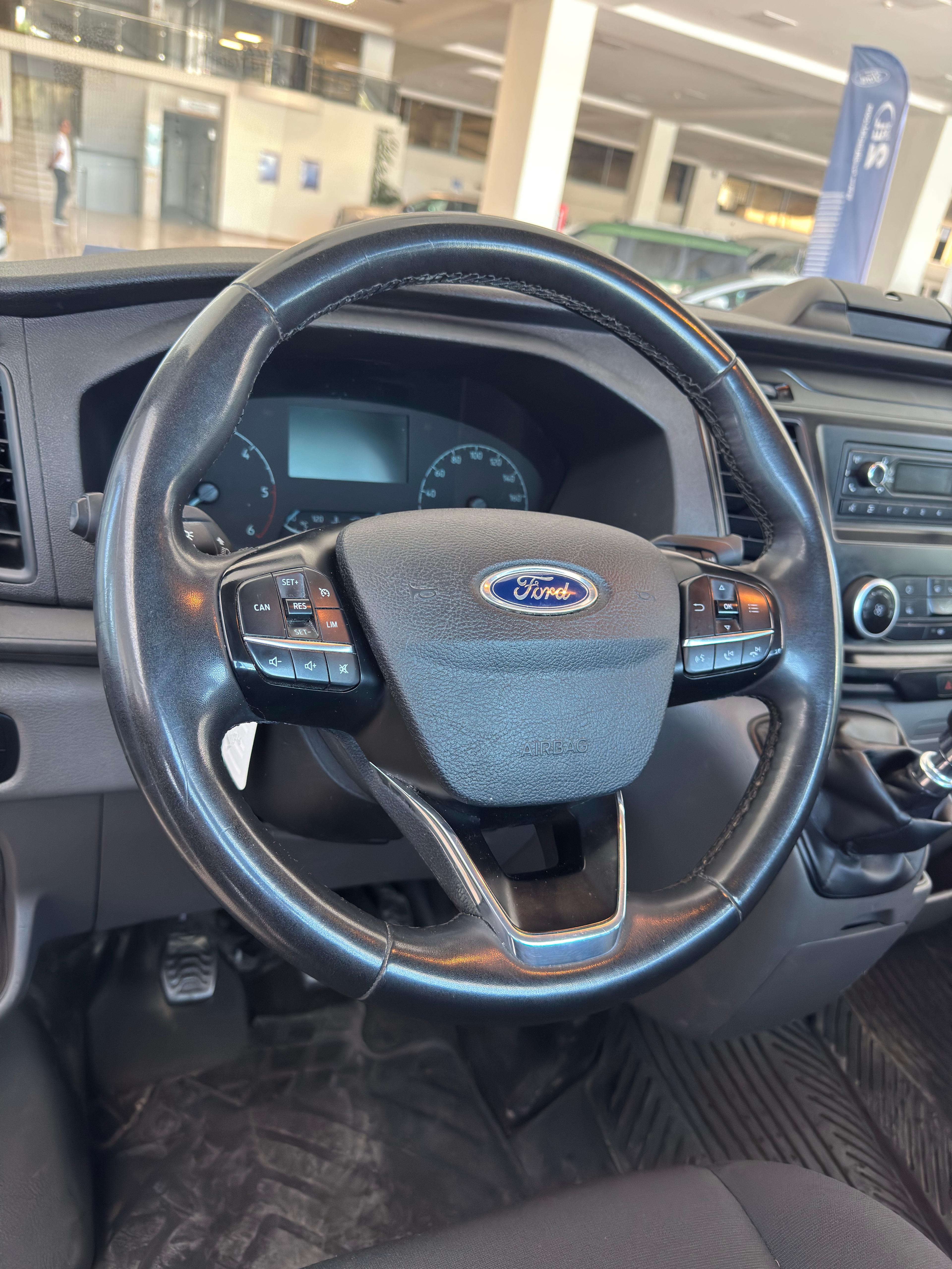Ford Transit, Focus4 2019-2025 Araca uyumlu Dikmeli Direksiyon Kılıfı(Bentley deri siyah)
