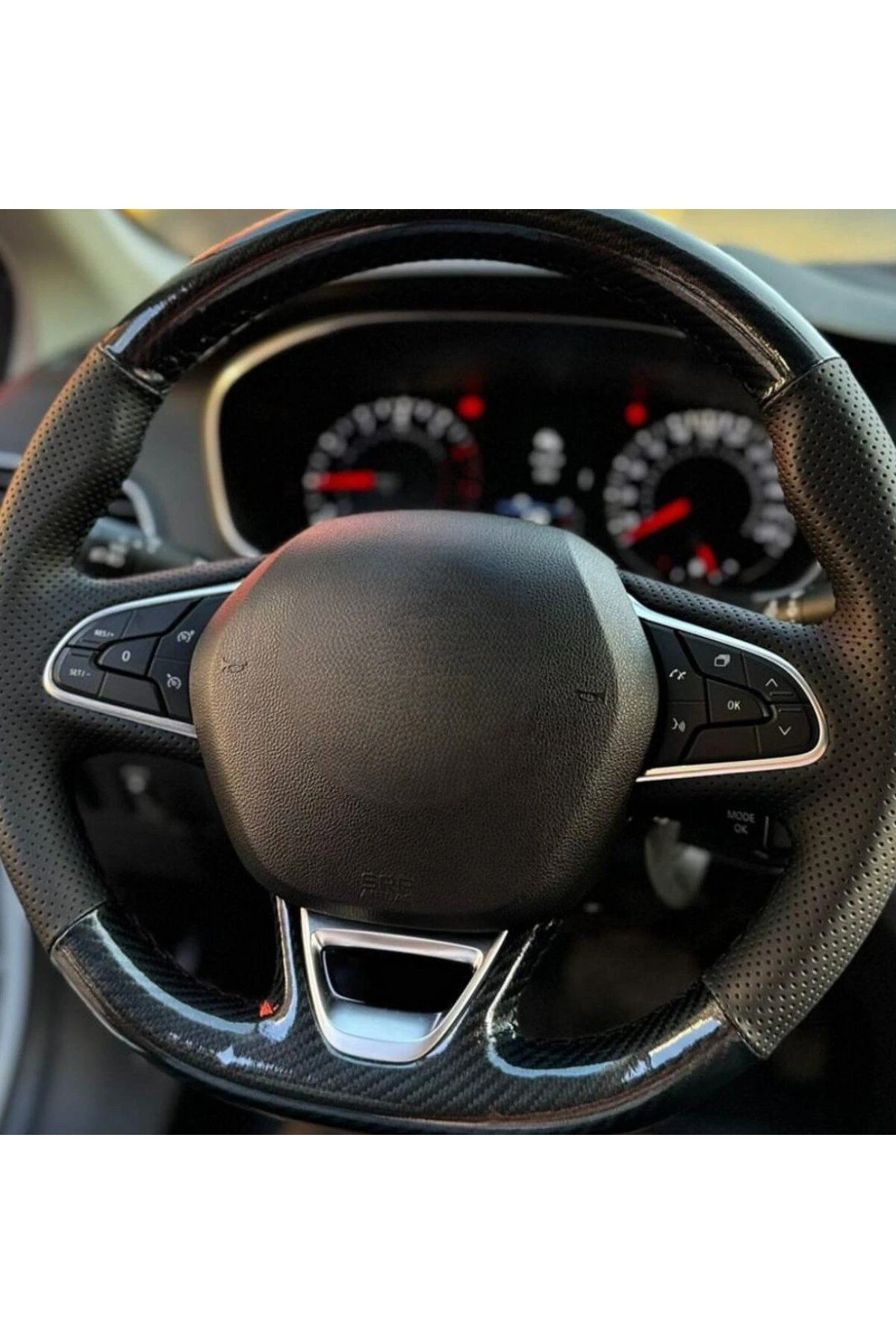 RENAULT MEGANE 4 ARACA ÖZEL DİREKSİYON KILIFI (NOKTALI-MİCROFİBERCARBON)