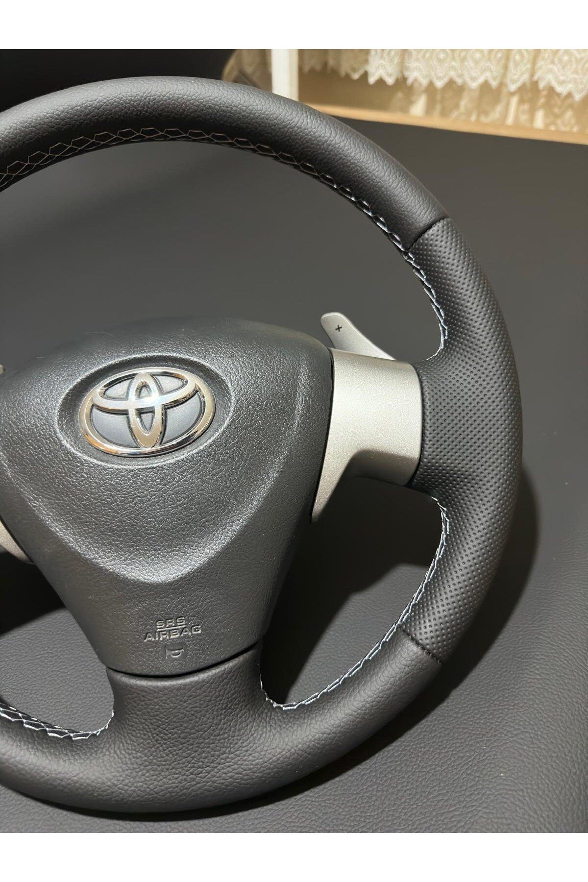 TOYOTA Auris (2006-2010) ARACA ÖZEL DİREKSİYON KILIFI (SPOR GRİ İPLİ)