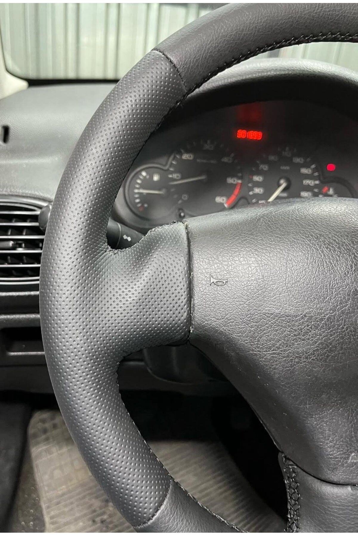 Peugeot 206 (2003-2006) Araca Özel Dikmeli Direksiyon Kılıfı Spor Model(AÇIKLAMAYI OKUYUN LÜTFEN)