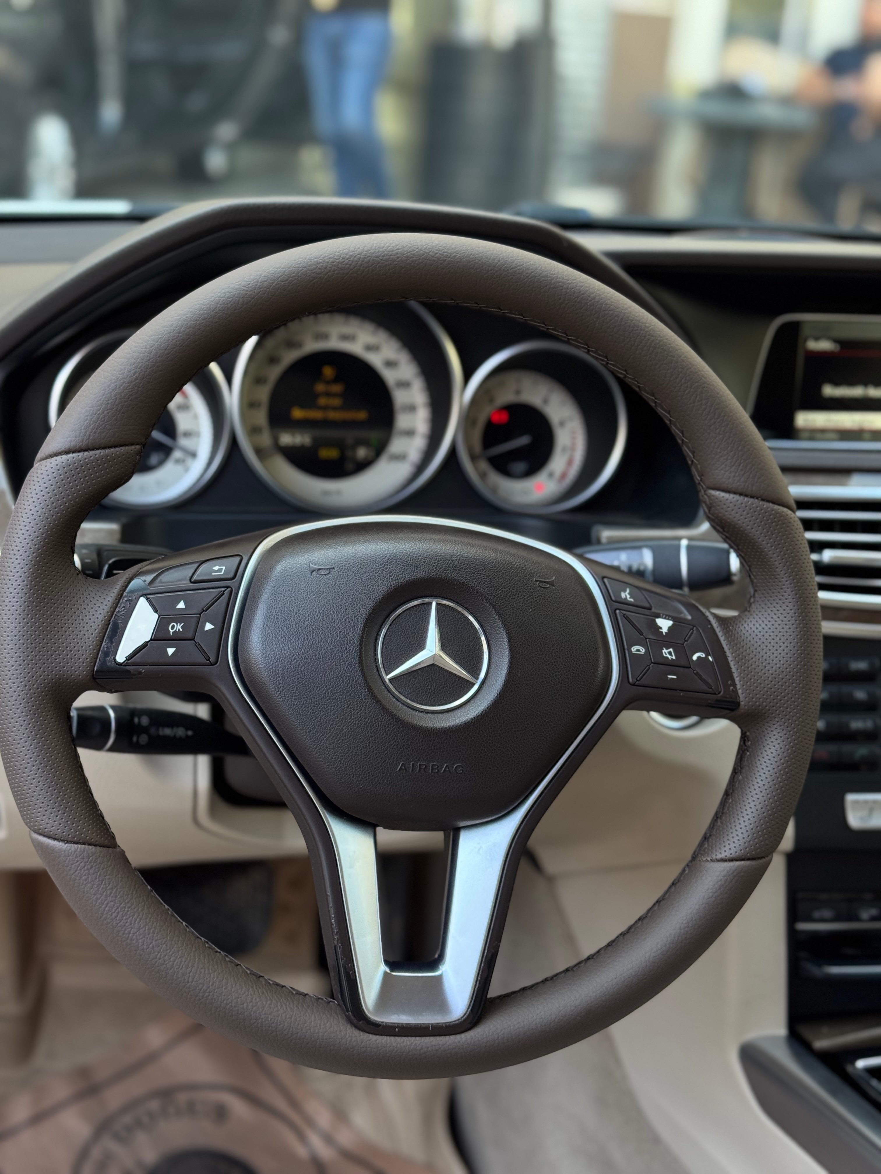 Mercedes E180 Araca Özel Dikmeli Direksiyon Kılıfı