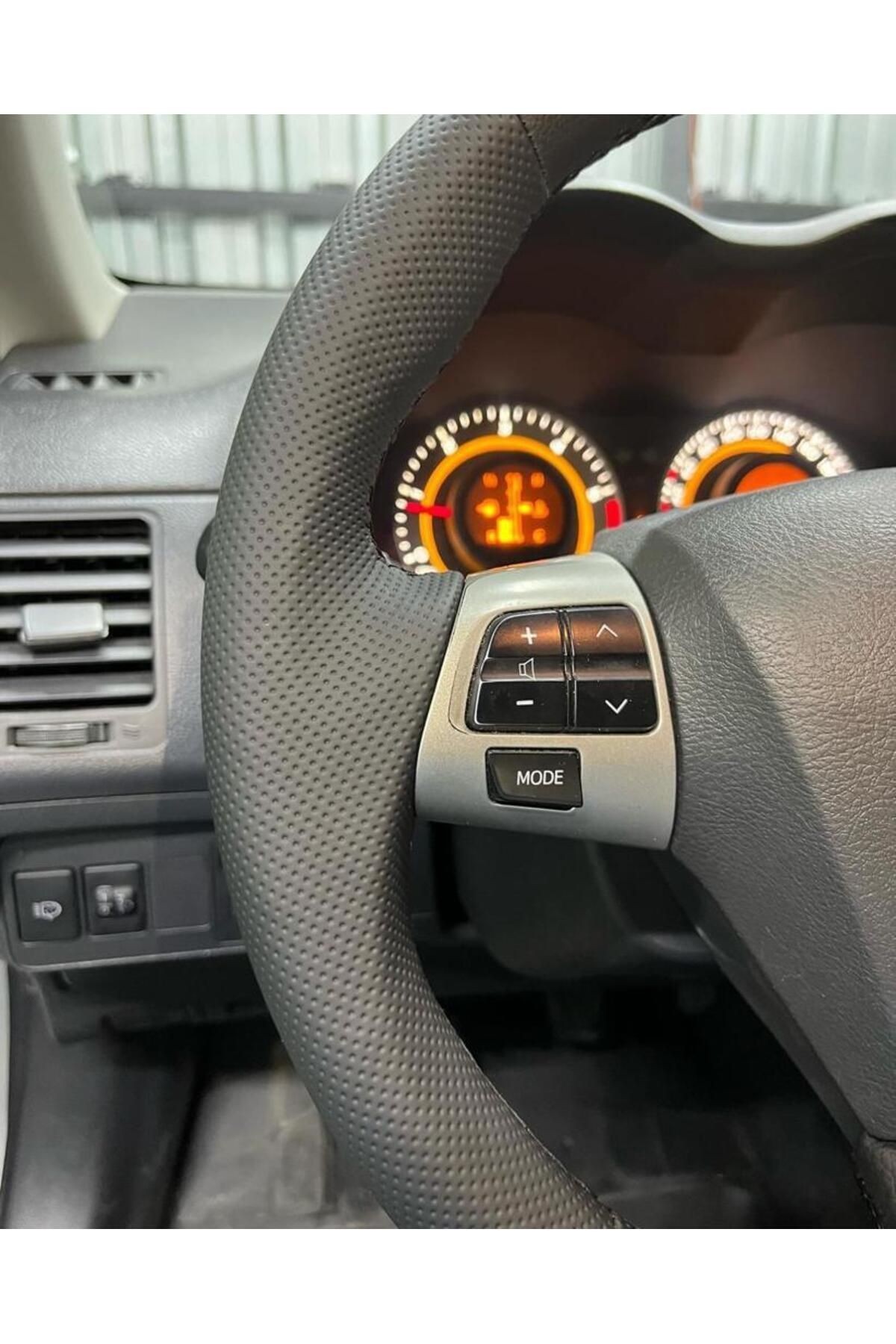 Toyota Corolla - Auris Araca Özel Direksiyon Kılıfı (2012)spor Desen(AÇIKLAMAYI OKUYNZ)