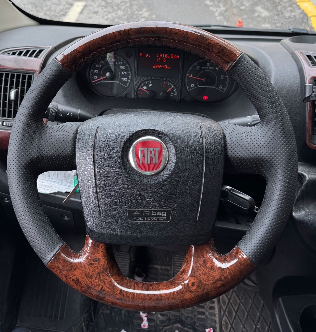 Fiat Ducato Araca Uyumlu Dikmeli Direksiyon Kılıfı 