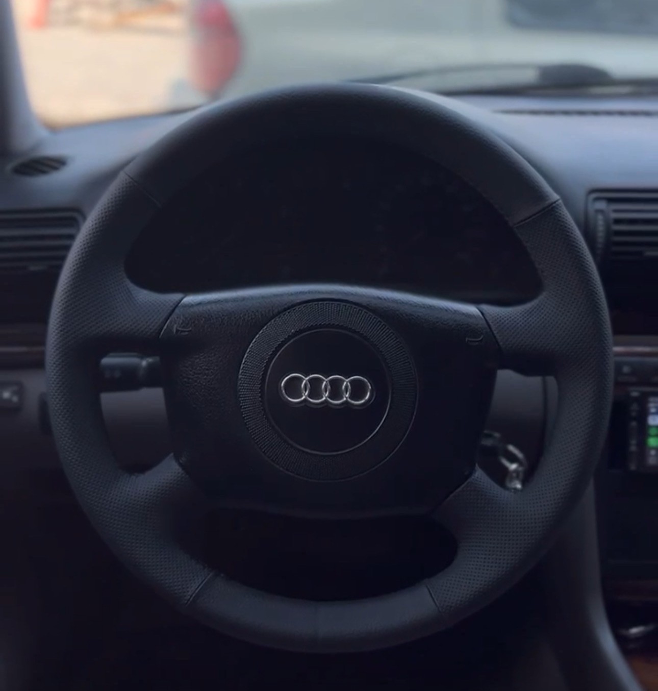 Audi A6 (1997-2004) Araca Özel Dikmeli Direksiyon Kılıfı