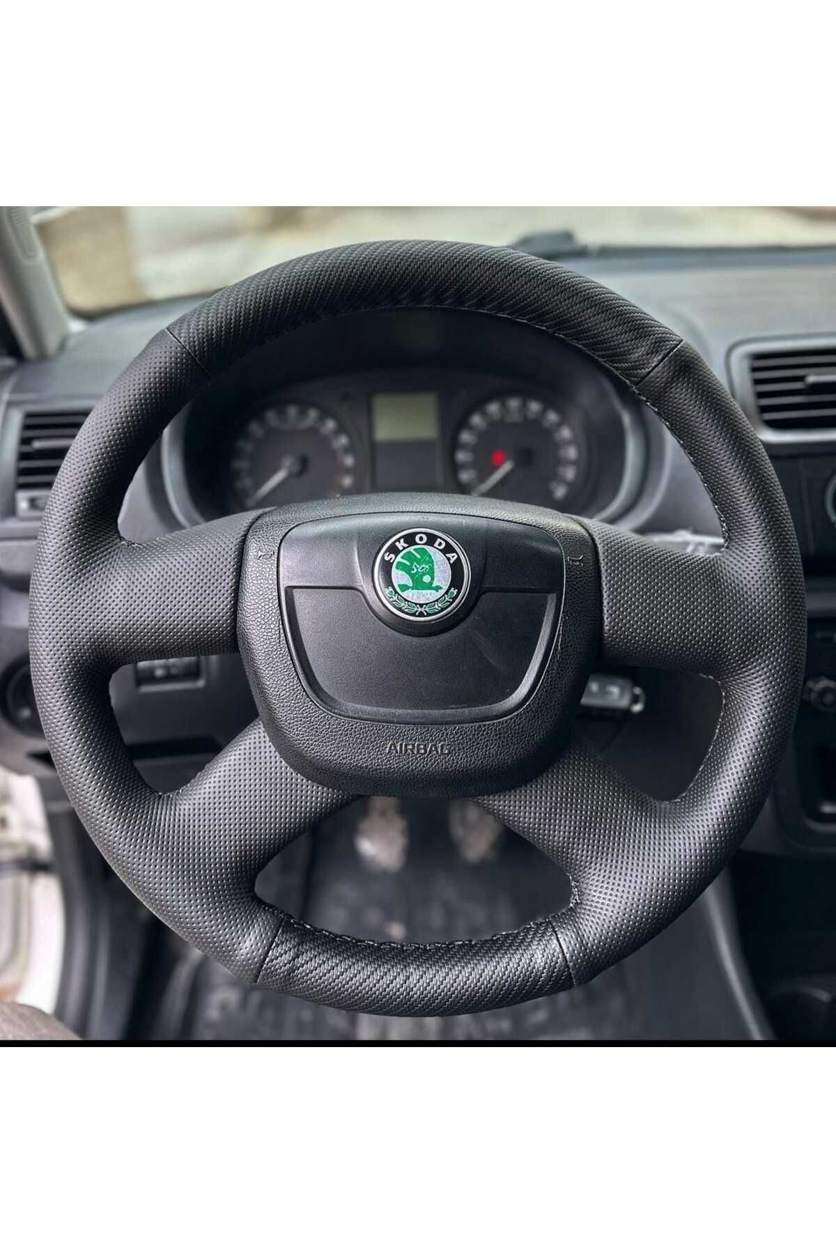 SKODA FABİA 2010-2013 A5 KASA ARACA ÖZEL DİKMELİ DİREKSİYON KILIFI(NOKTALI-CARBON)