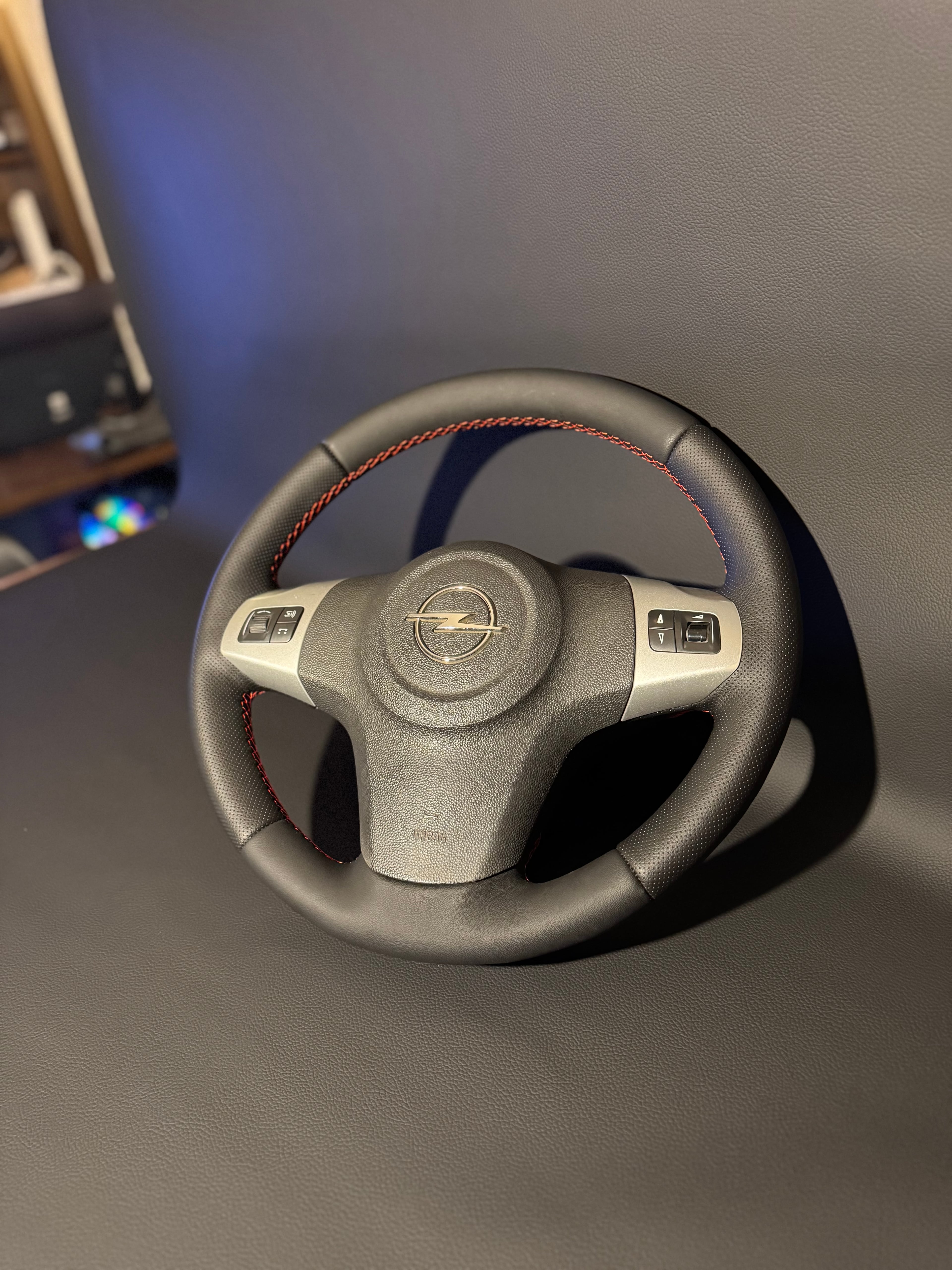Opel Corsa D Araca Uyumlu Dikmeli Direksiyon Kılıfı 