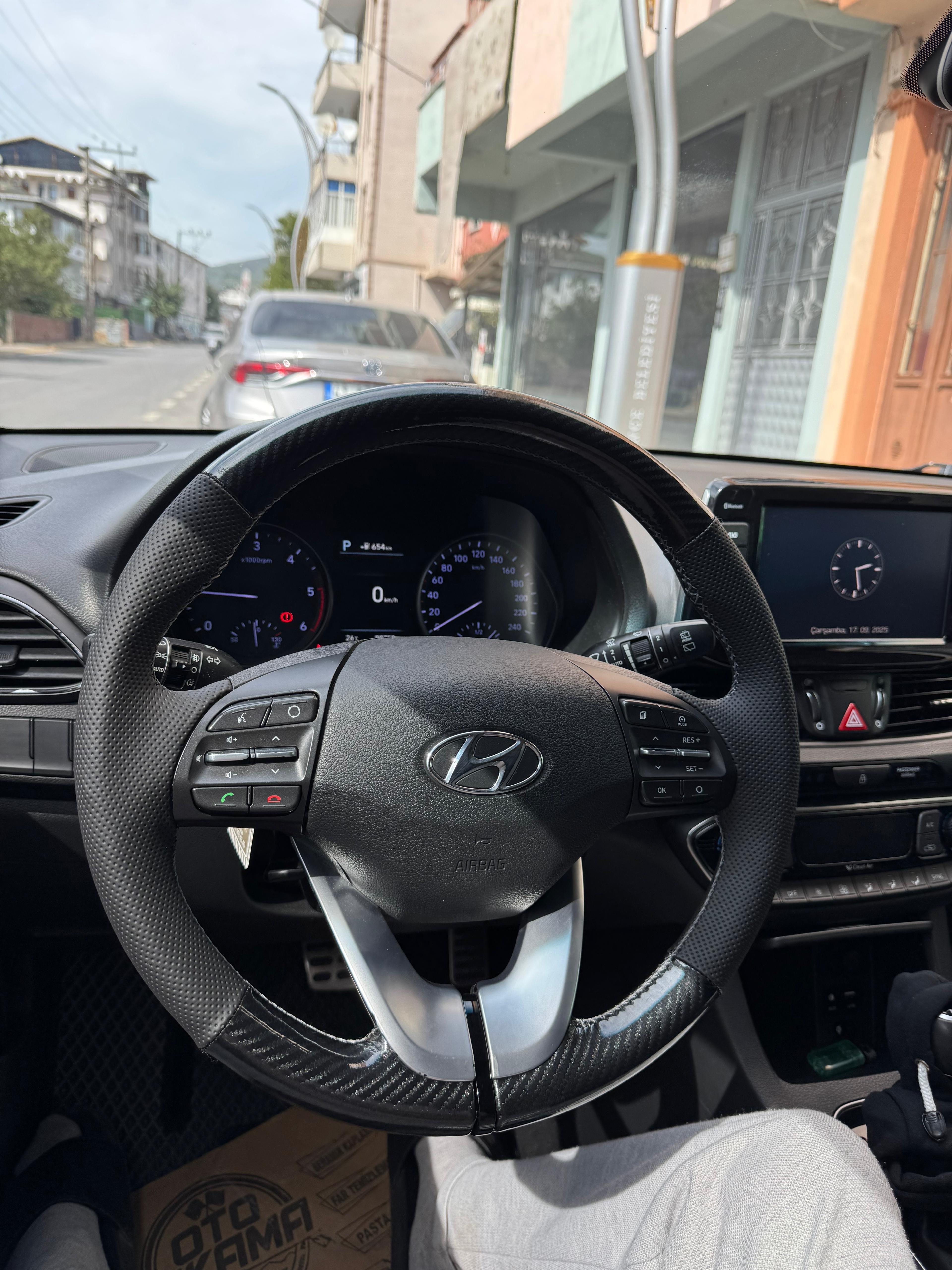 Hyundai İ30 2017 Araca Özel Dikmeli Direksiyon Kılıfı 