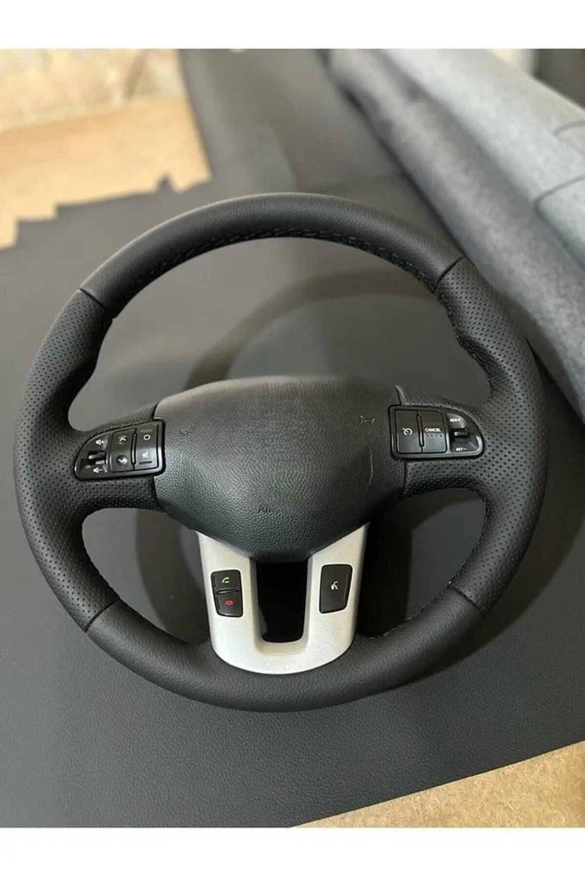 Kia Ceed 2010-2012 Araca Özel Direksiyon Kılıfı (DERİ ÜZERİNE YAPILACAK)açıklamayı Okuynz