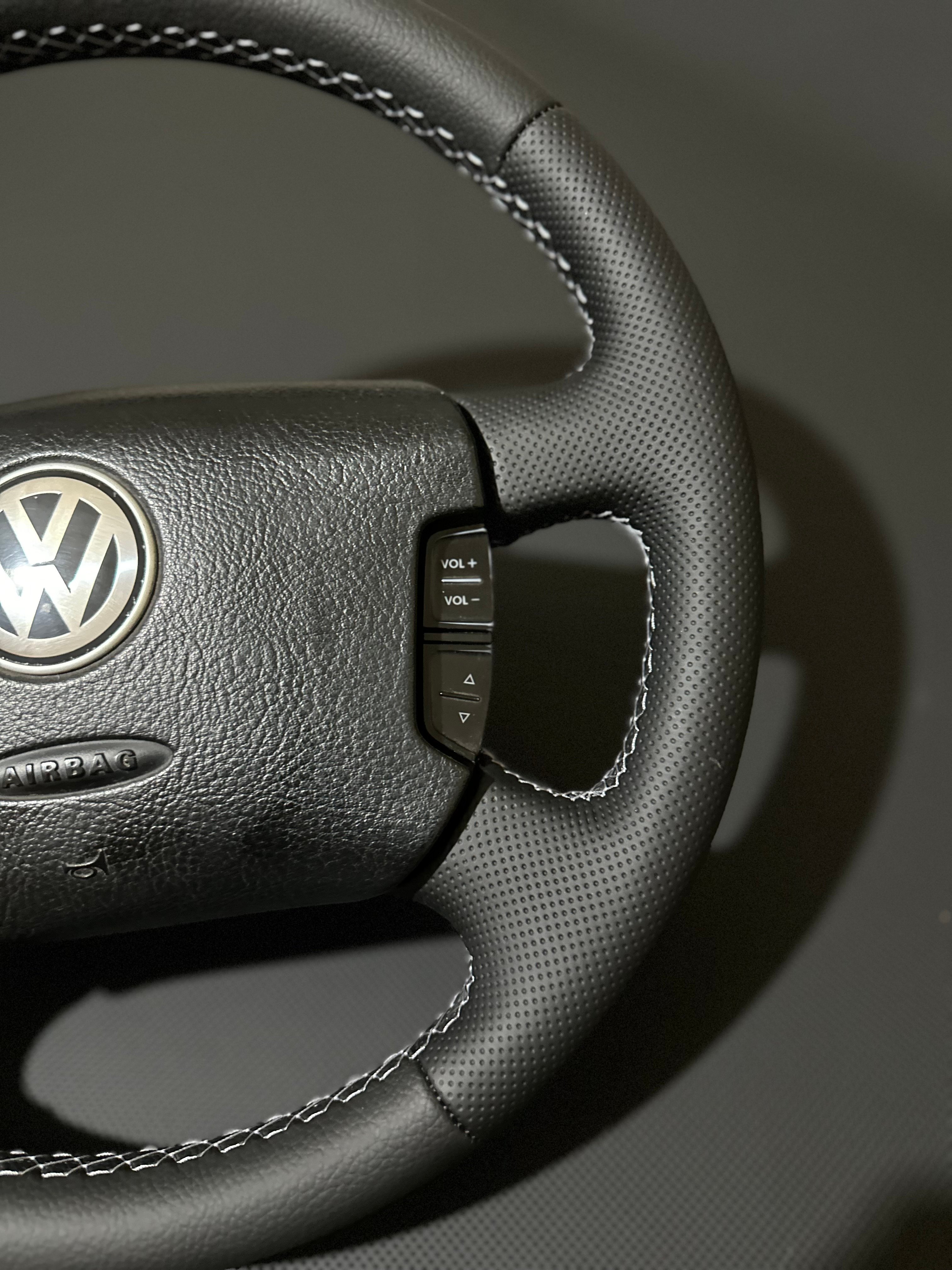 Volkswagen Passat B5,5 Araca özel Dikmeli Direksiyon Kılıfı 