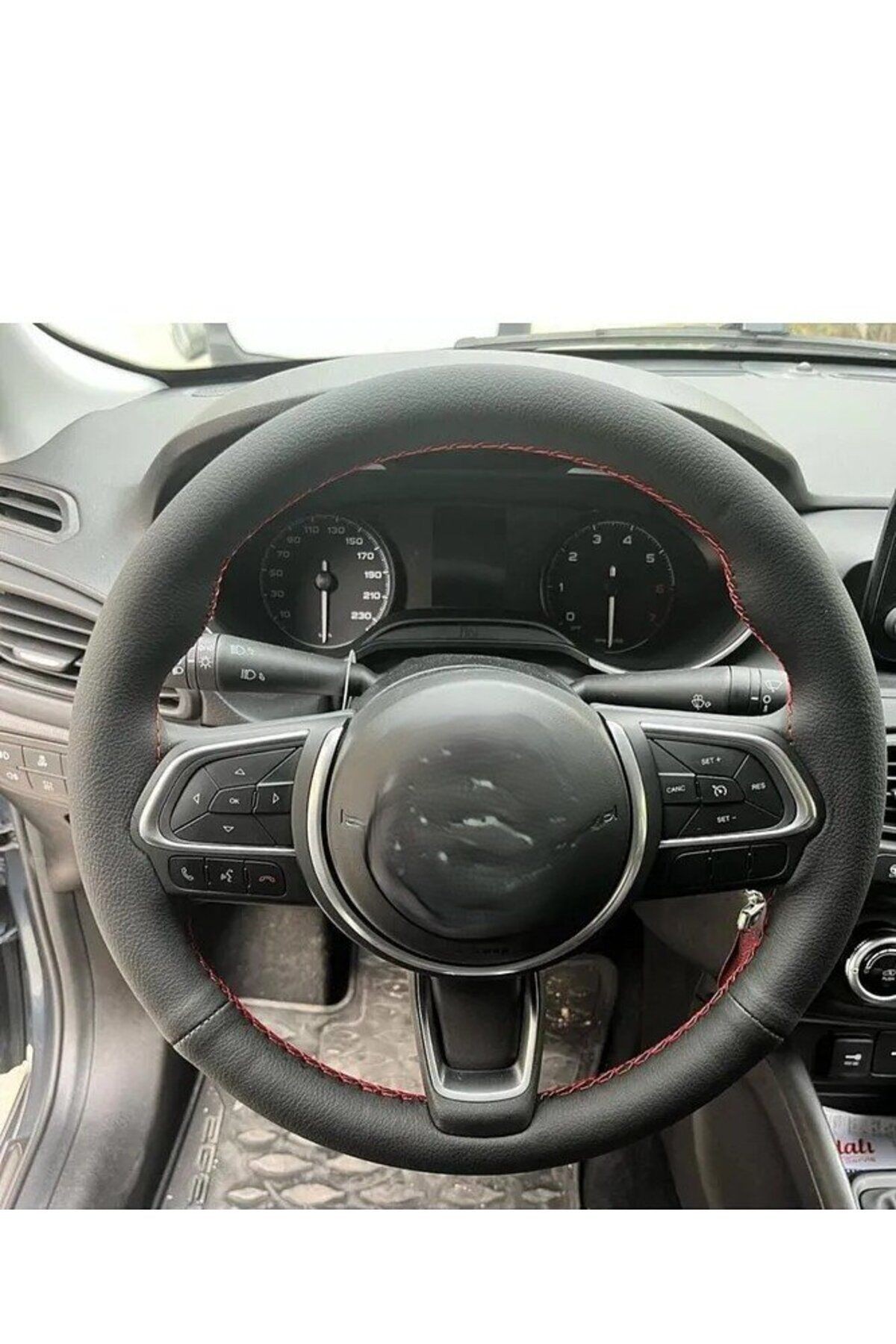 Üniversal Dikmeli Direksiyon Kılıfı (KIRMIZI İPLİ)Fiat Egea Easy PLASTİK DİREKSİYON İÇİN UYUMLUDUR