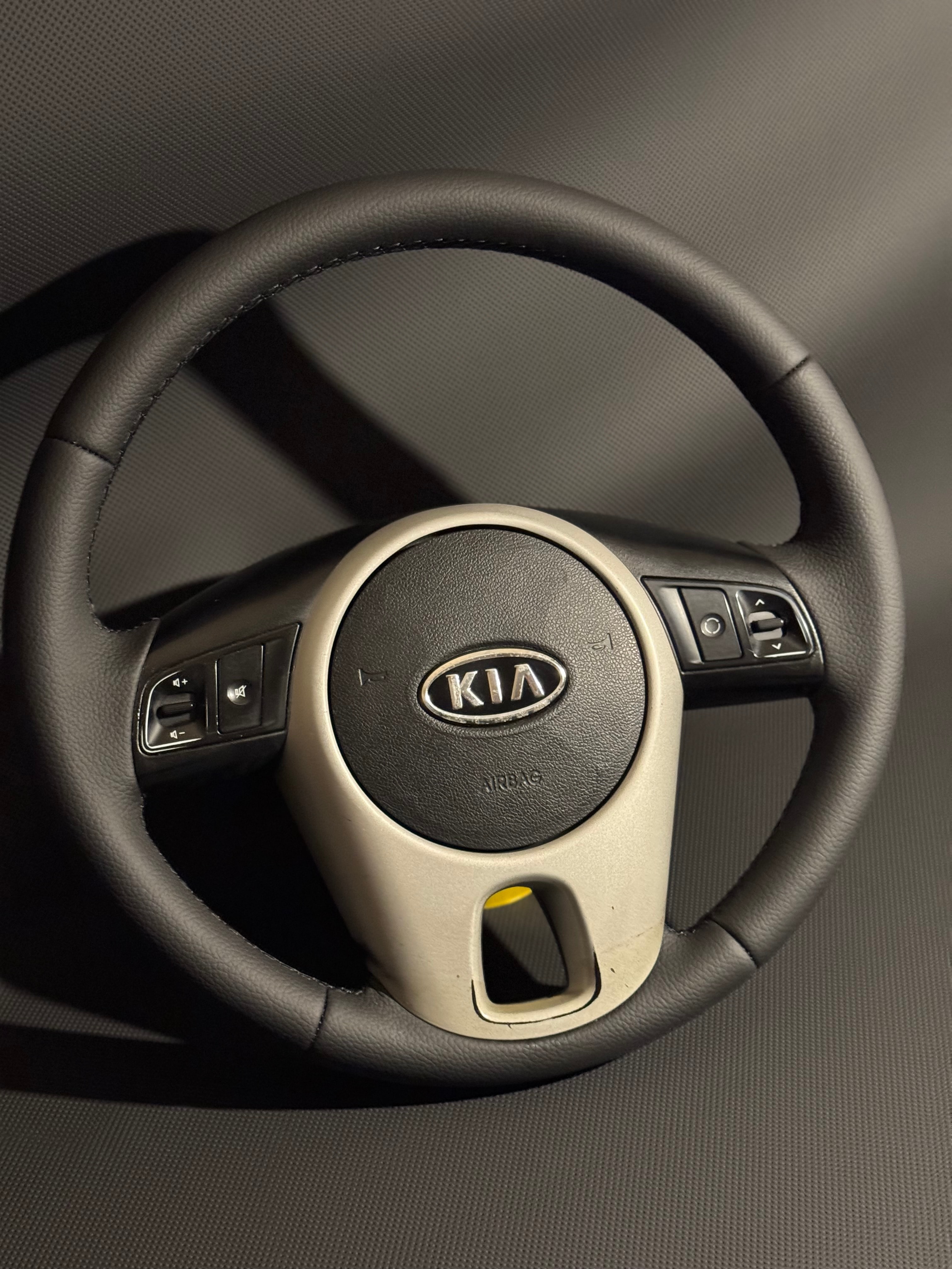 Kia Venga 2011 Araca Uyumlu Dikmeli Direksiyon Kılıfı 