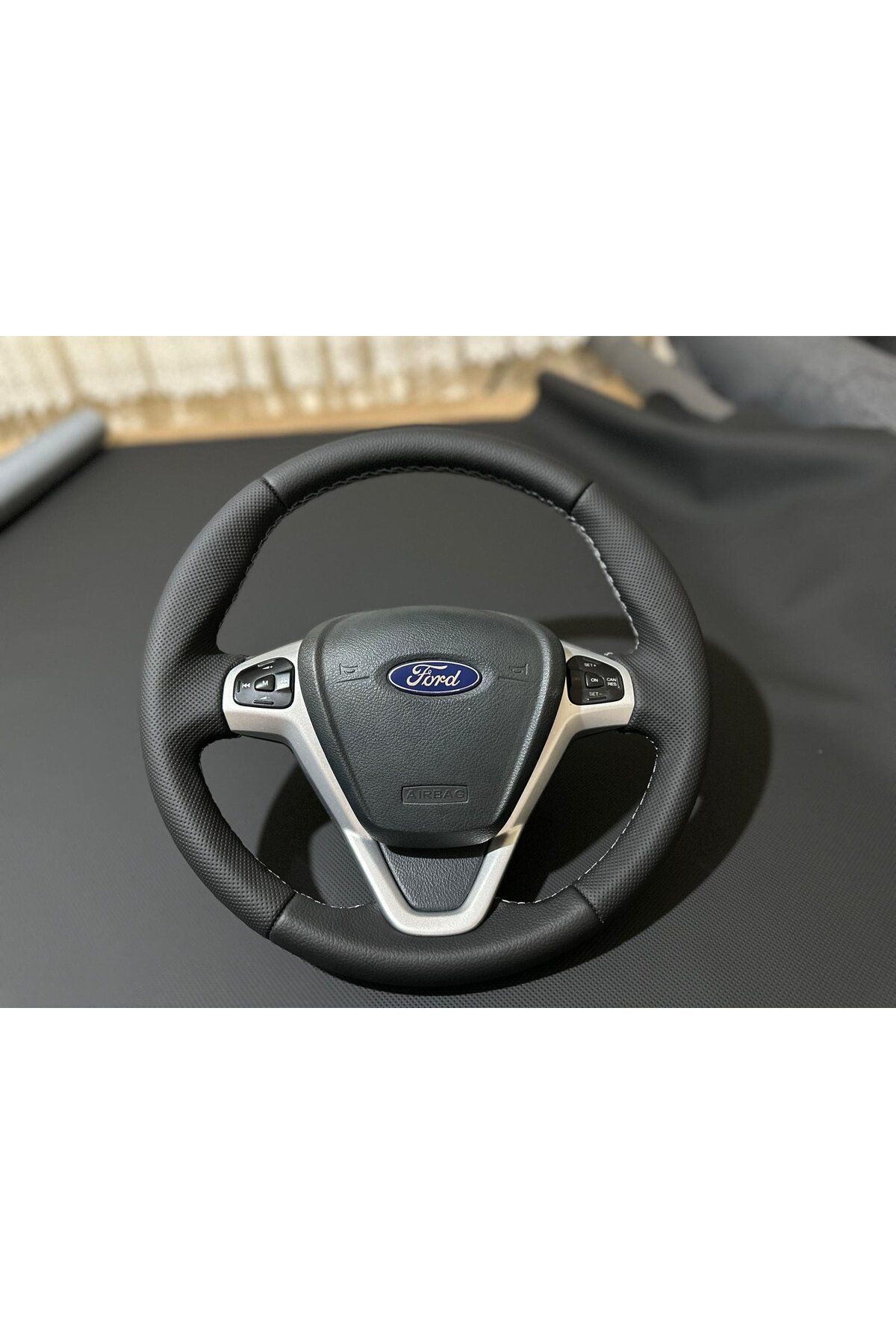 FORD FİESTA ARACA ÖZEL DİKMELİ DİREKSİYON KILIFI(FABRİKASYON DERİSİZ PLASTİK DİREKSİYON)