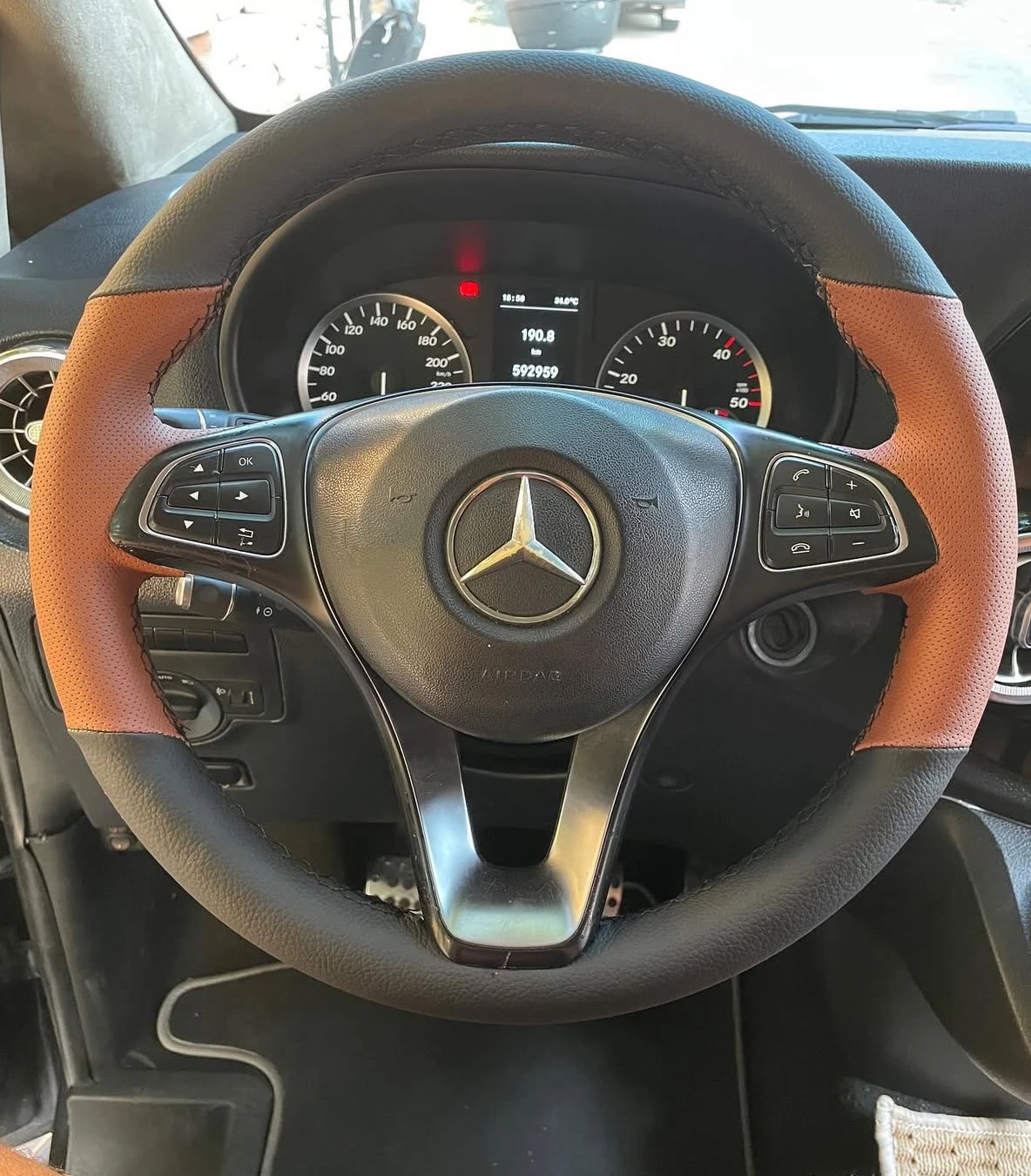 Mercedes Vito Araca Uyumlu Dikmeli Direksiyon Kılıfı 