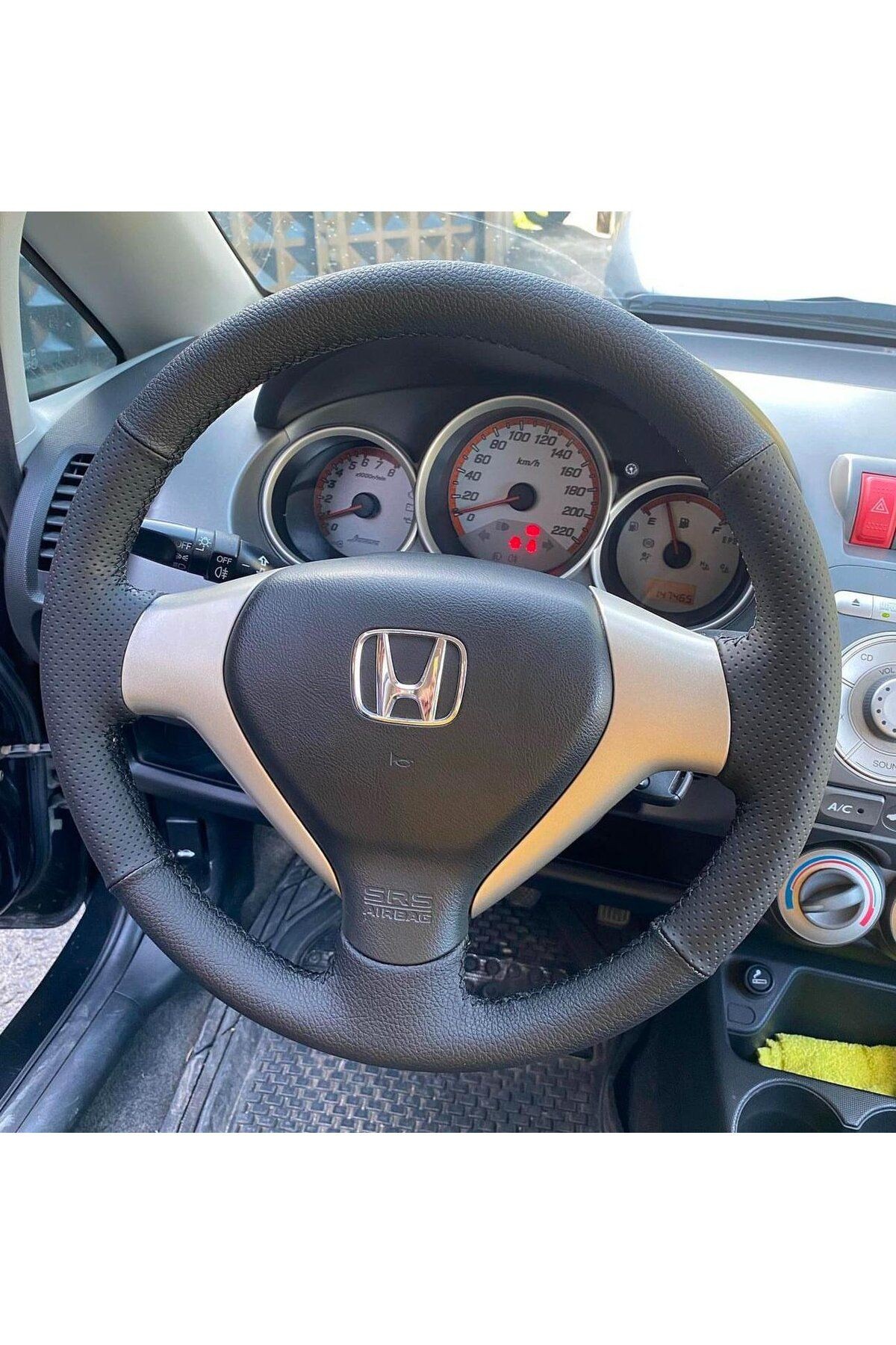 HONDA JAZZ ARACA ÖZEL DİKMELİ DİREKSİYON KILIFI SPOR MODEL SİYAH(AÇIKLAMAYI OKUYUNUZ)