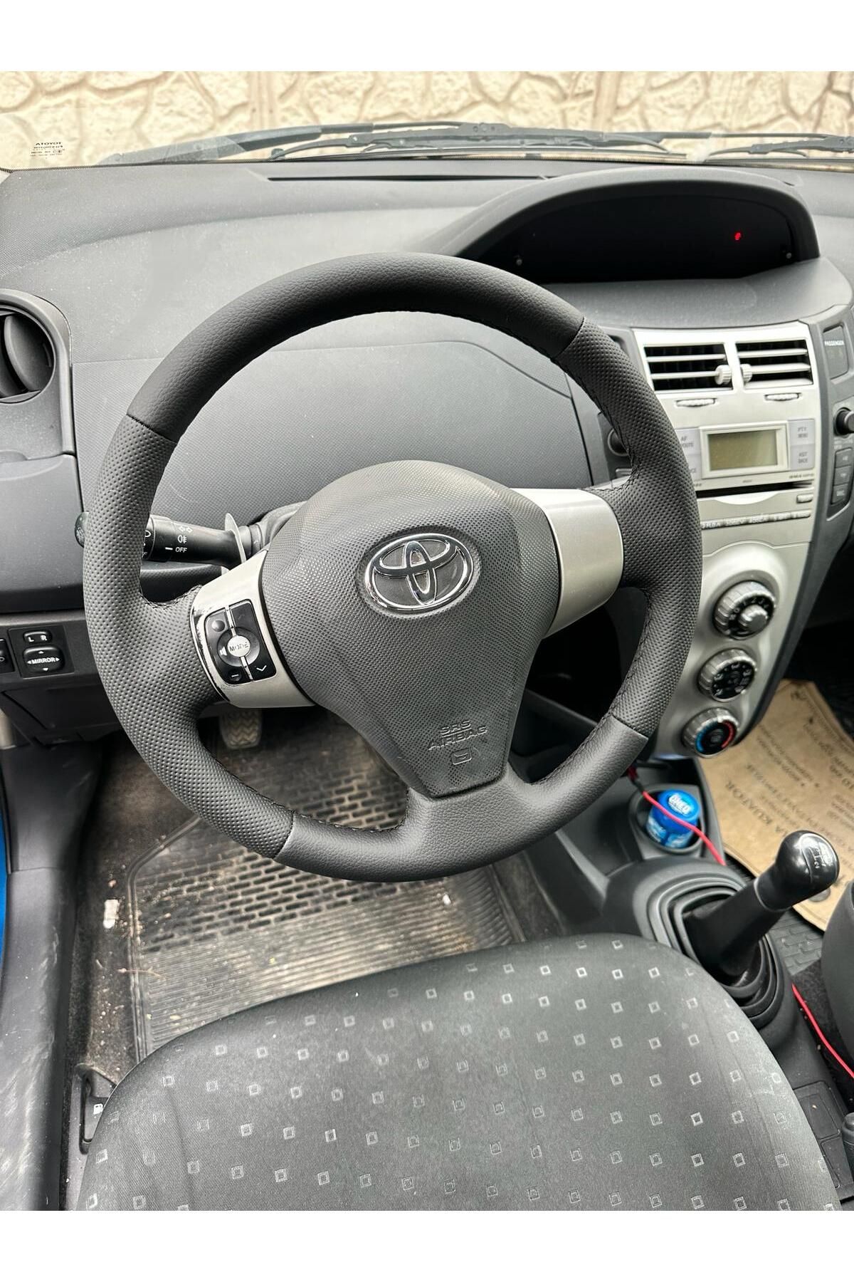 TOYOTA YARİS 2006 ARACA ÖZEL DİKMELİ DİREKSİYON KILIFI