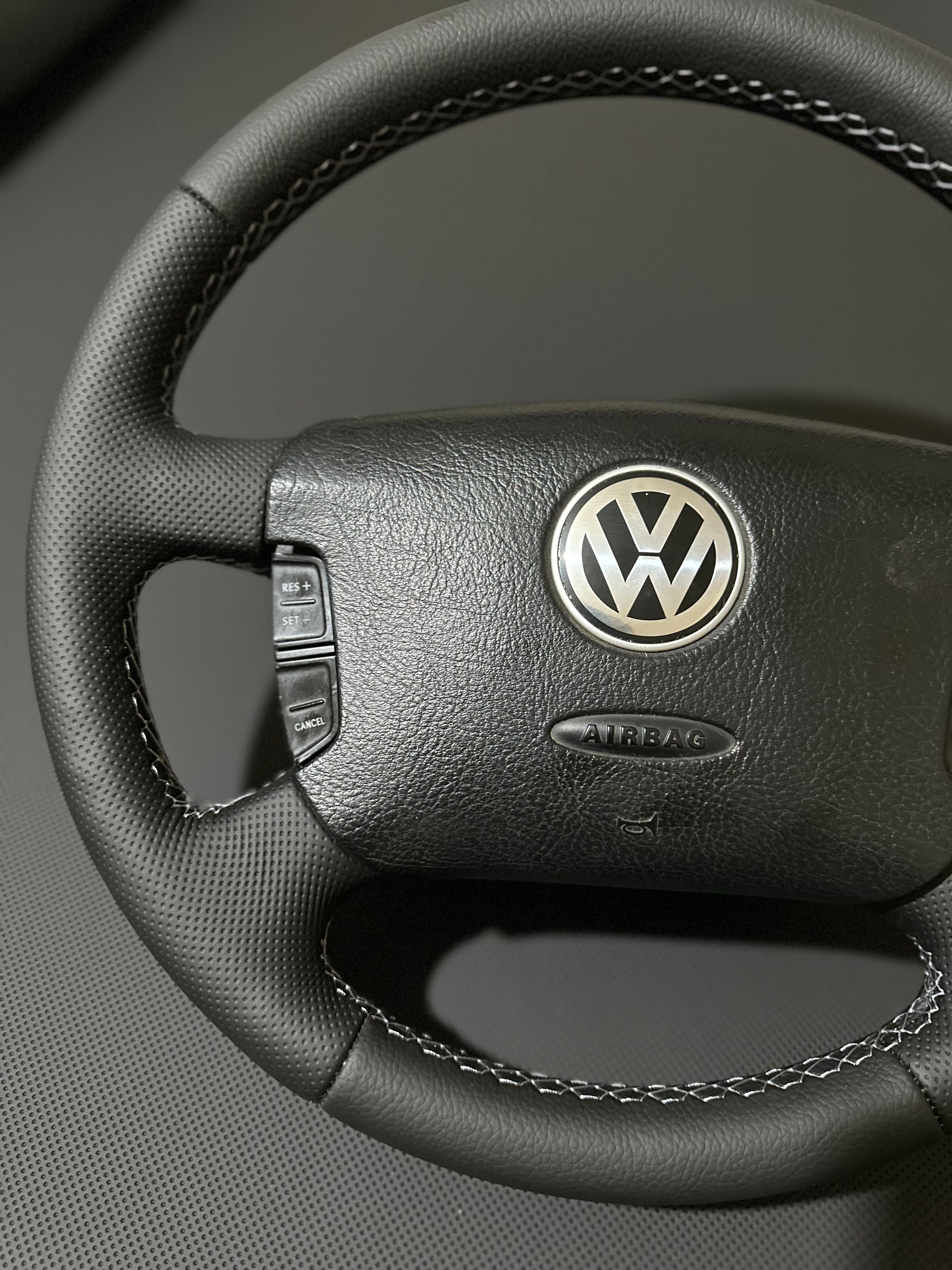 Volkswagen Passat B5,5 Araca özel Dikmeli Direksiyon Kılıfı 