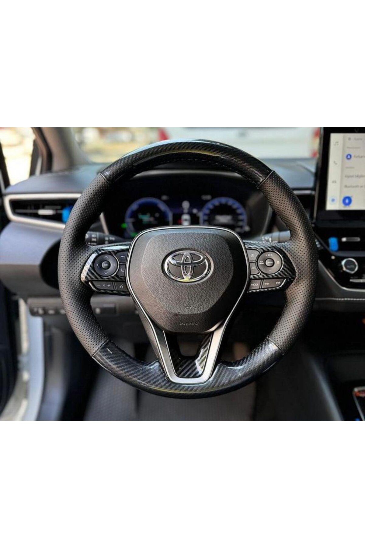 TOYOTA COROLLA 2019-2024 ARACA ÖZEL DİREKSİYON KILIFI(NOKTALI-MİCROFİBERCARBON)
