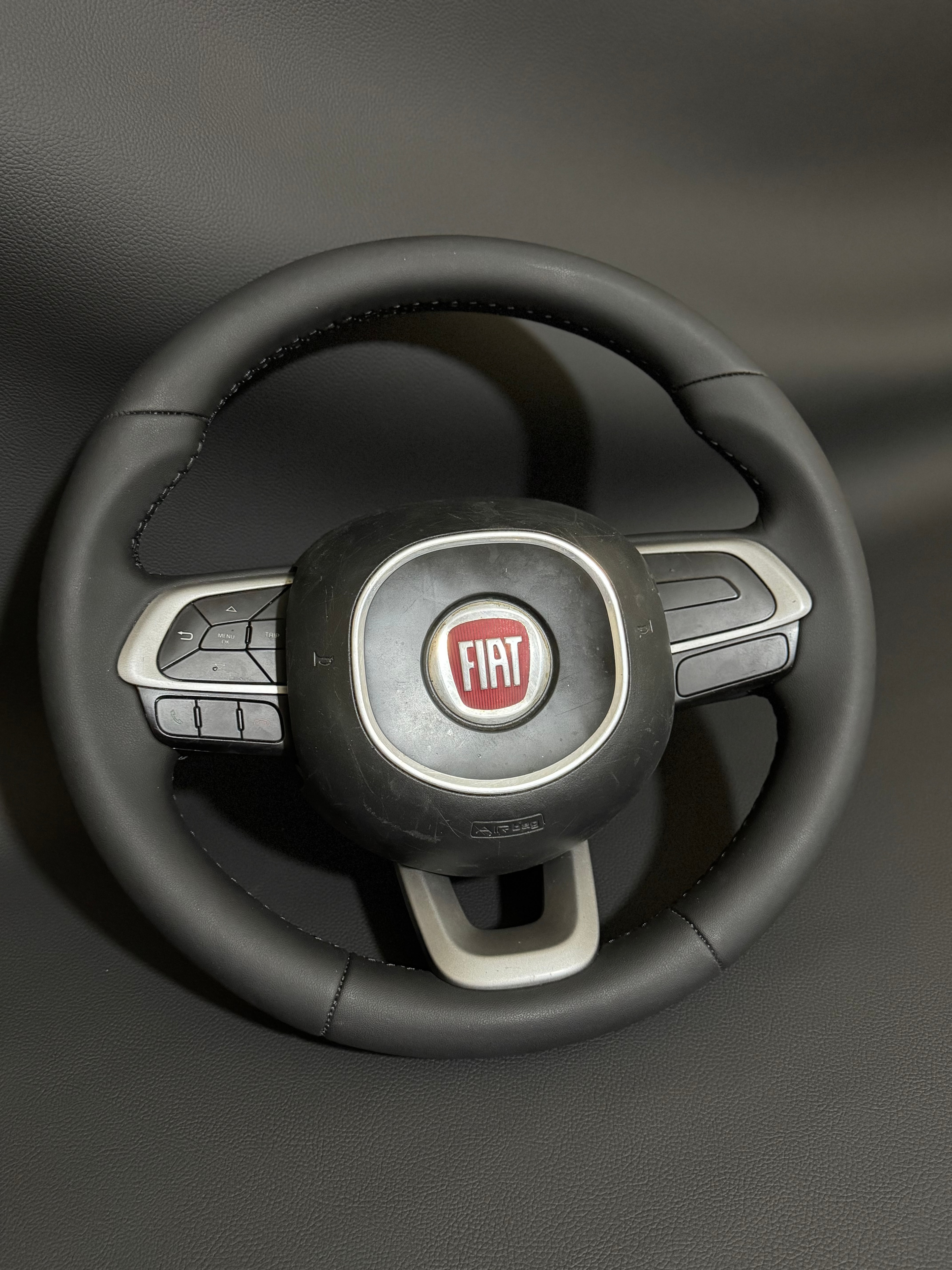 Fiat Egea Araca Uyumlu Dikmeli Direksiyon Kılıfı 