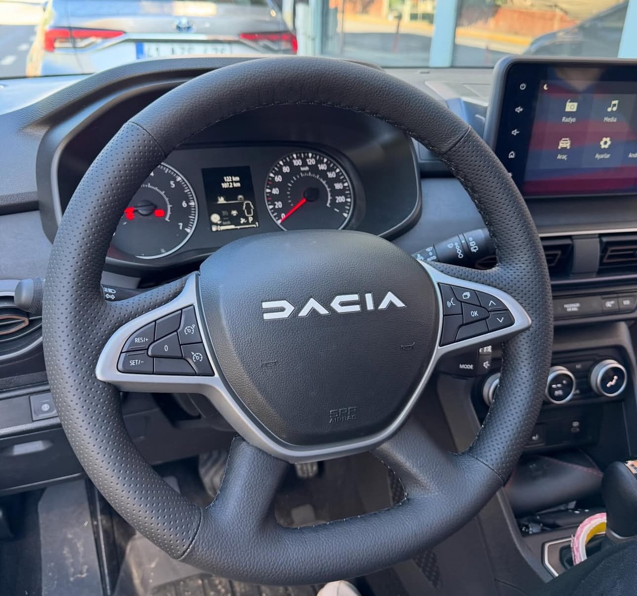 Dacia Stepway (duster) Araca Uyumlu Dikmeli Direksiyon Kılıfı