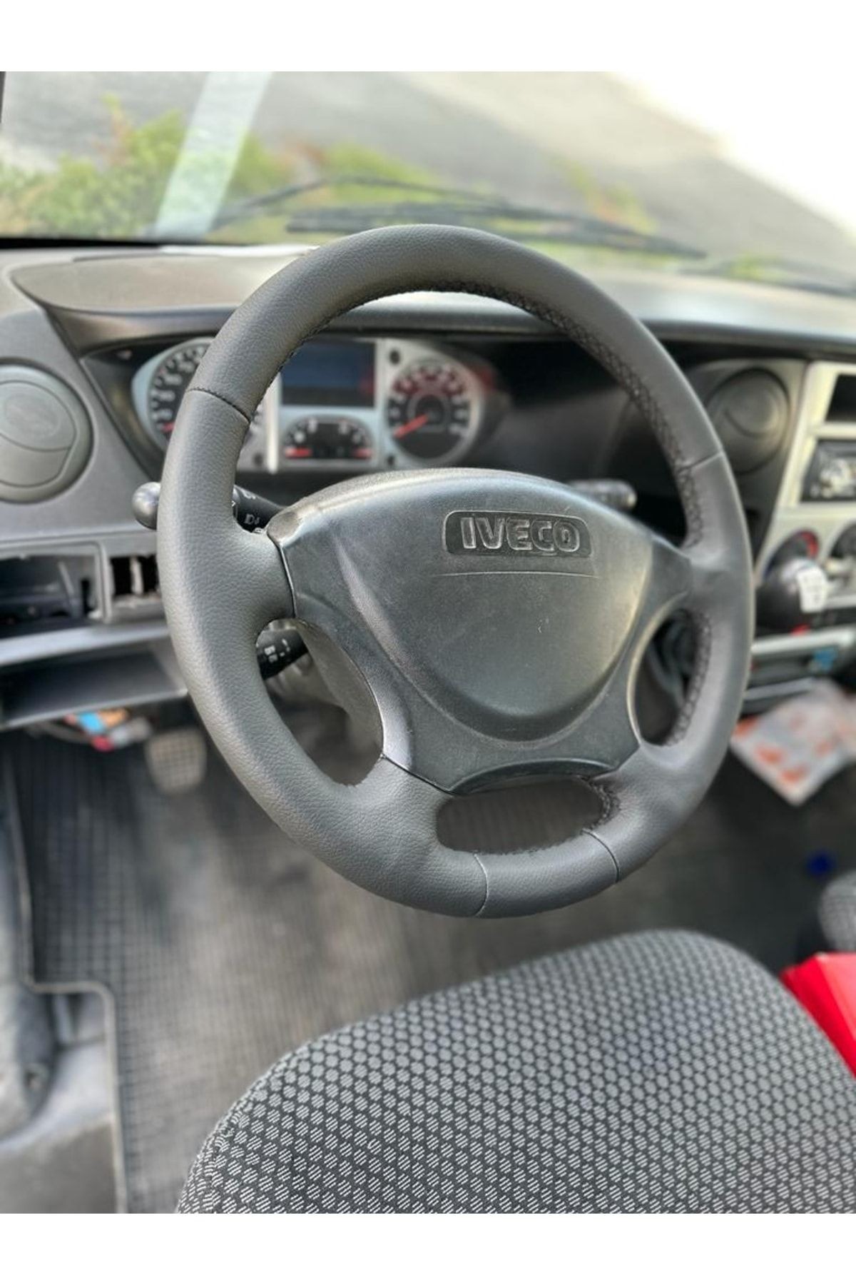 Iveco Dailly Araca Özel Direksiyon Kılıfı Ithal Düz (torpido Desen) Deri Model