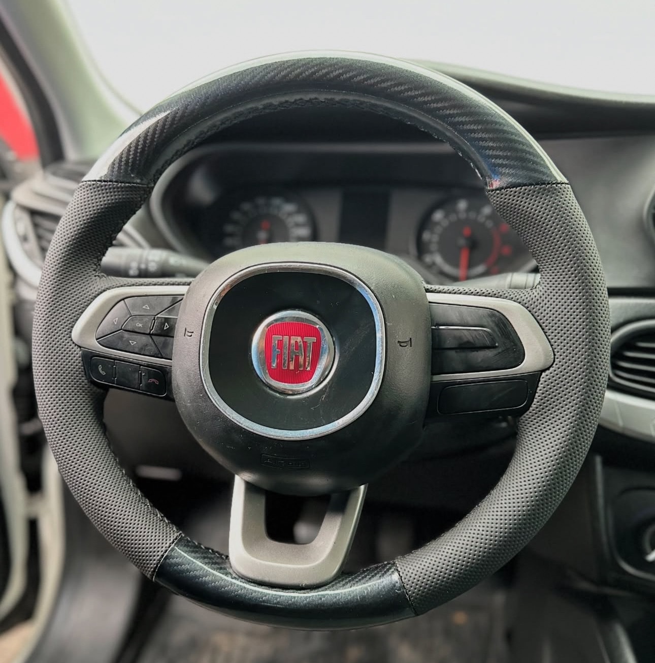 Fiat Egea (eki kasa) Araca Uyumlu Dikmeli Direksiyon Kılıfı
