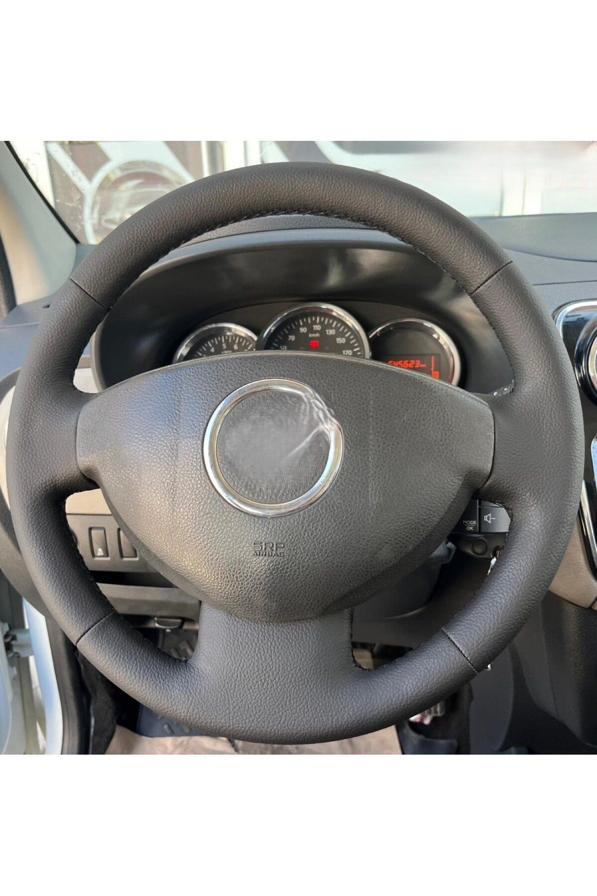 RENAULT CLİO SYMBOL 2003-2008 ARACA ÖZEL DİKMELİ DİREKSİYON KILIFI (AÇIKLAMAYI OKUYUNUZ)