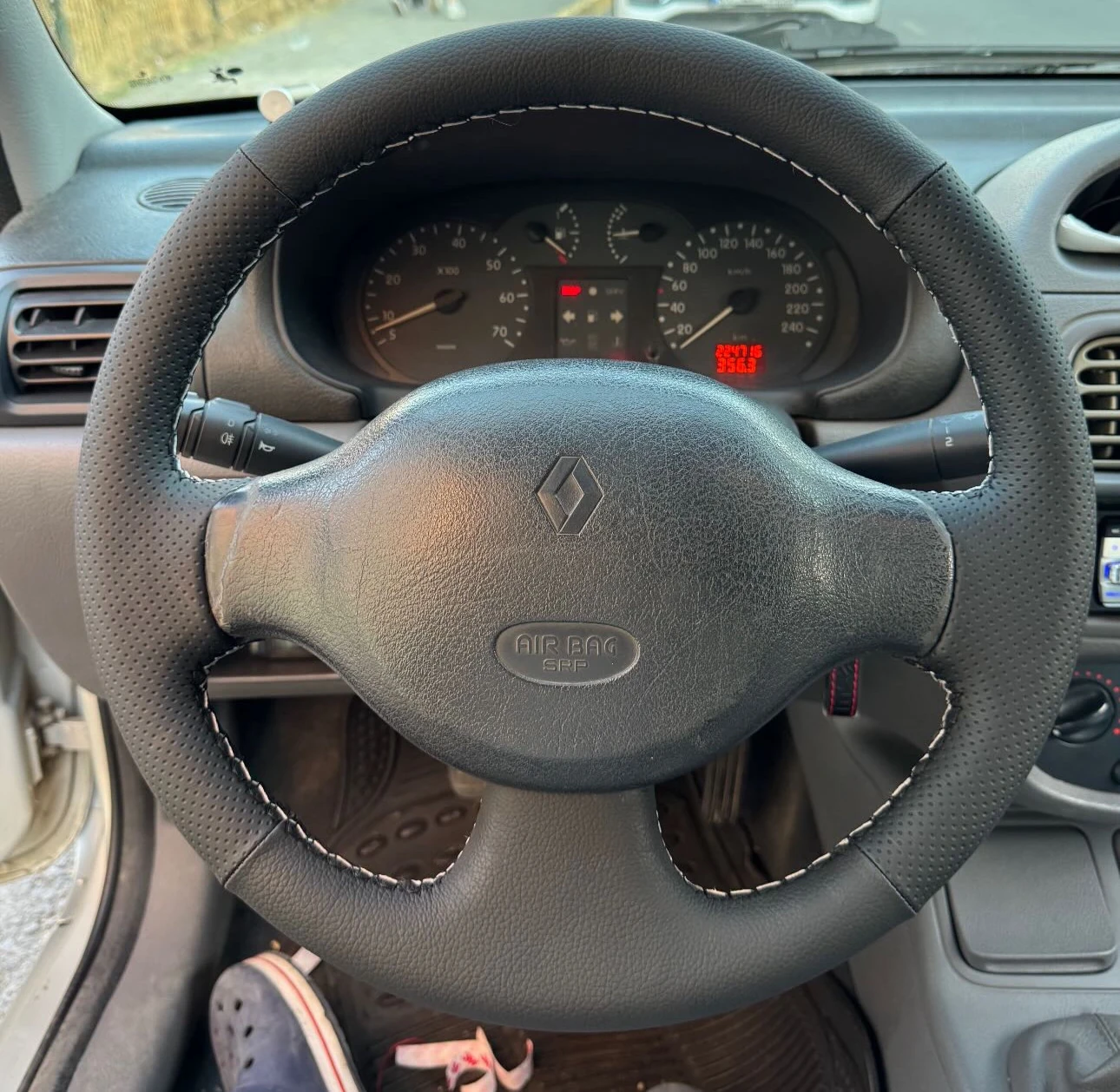 Renault Clio2 2001 Araca Özel Dikmeli Direksiyon Kılıfı(gri ipli)